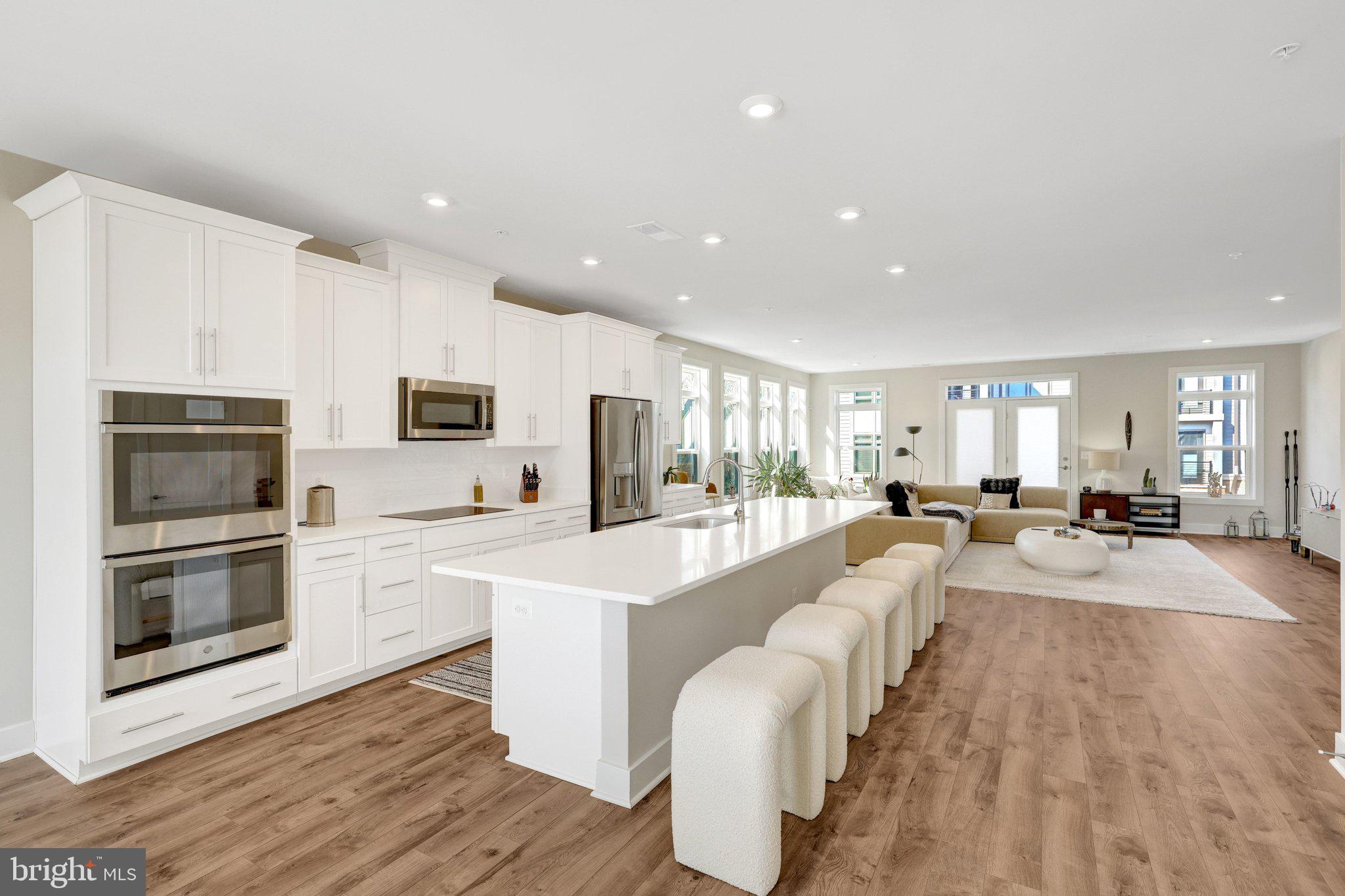 TALL OAKS - Residential