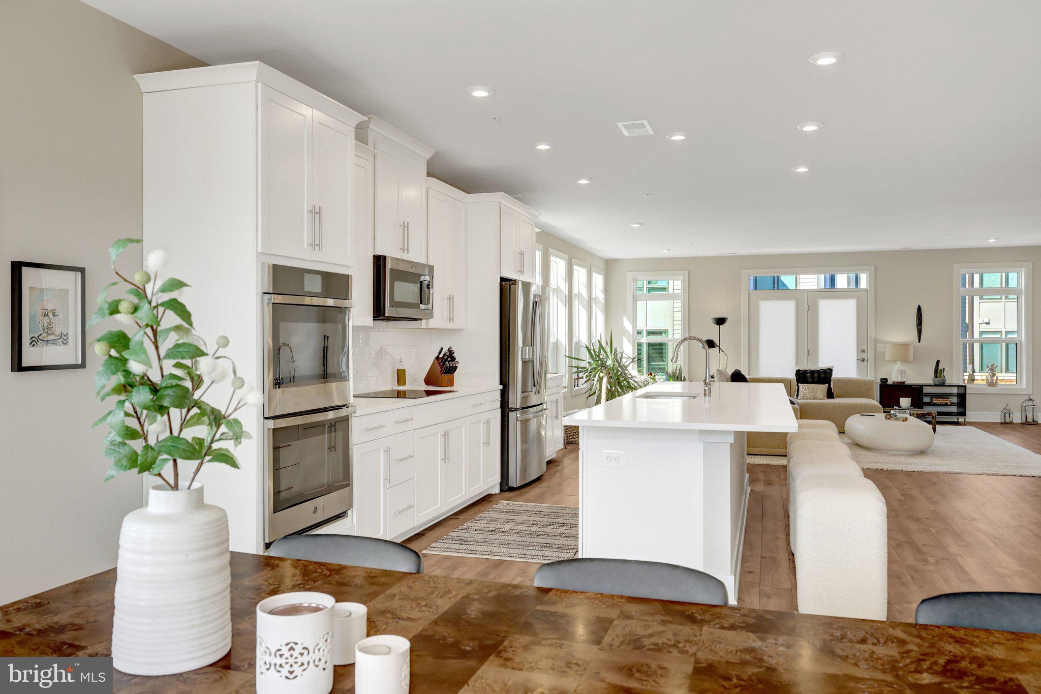 TALL OAKS - Residential