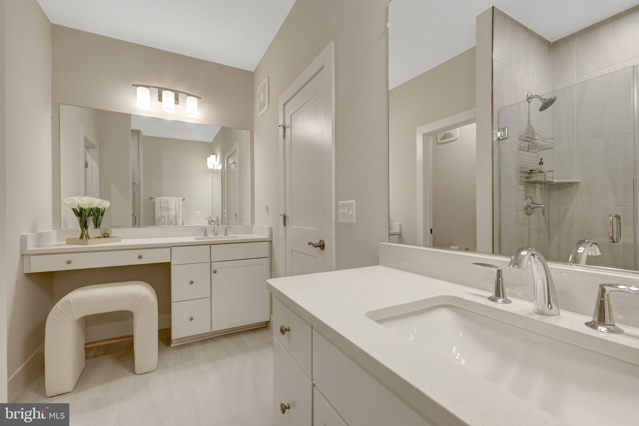 TALL OAKS - Residential