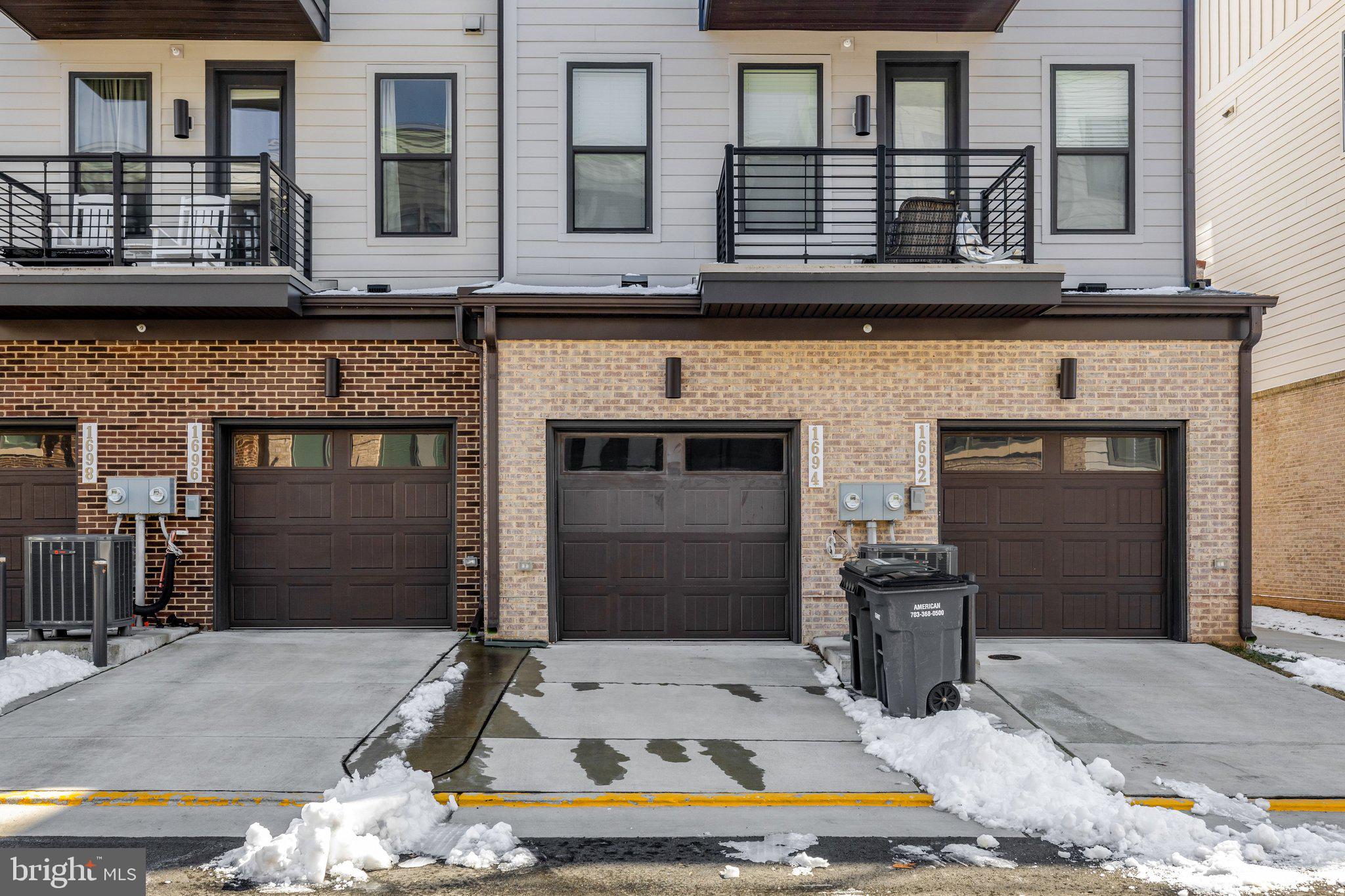 TALL OAKS - Residential