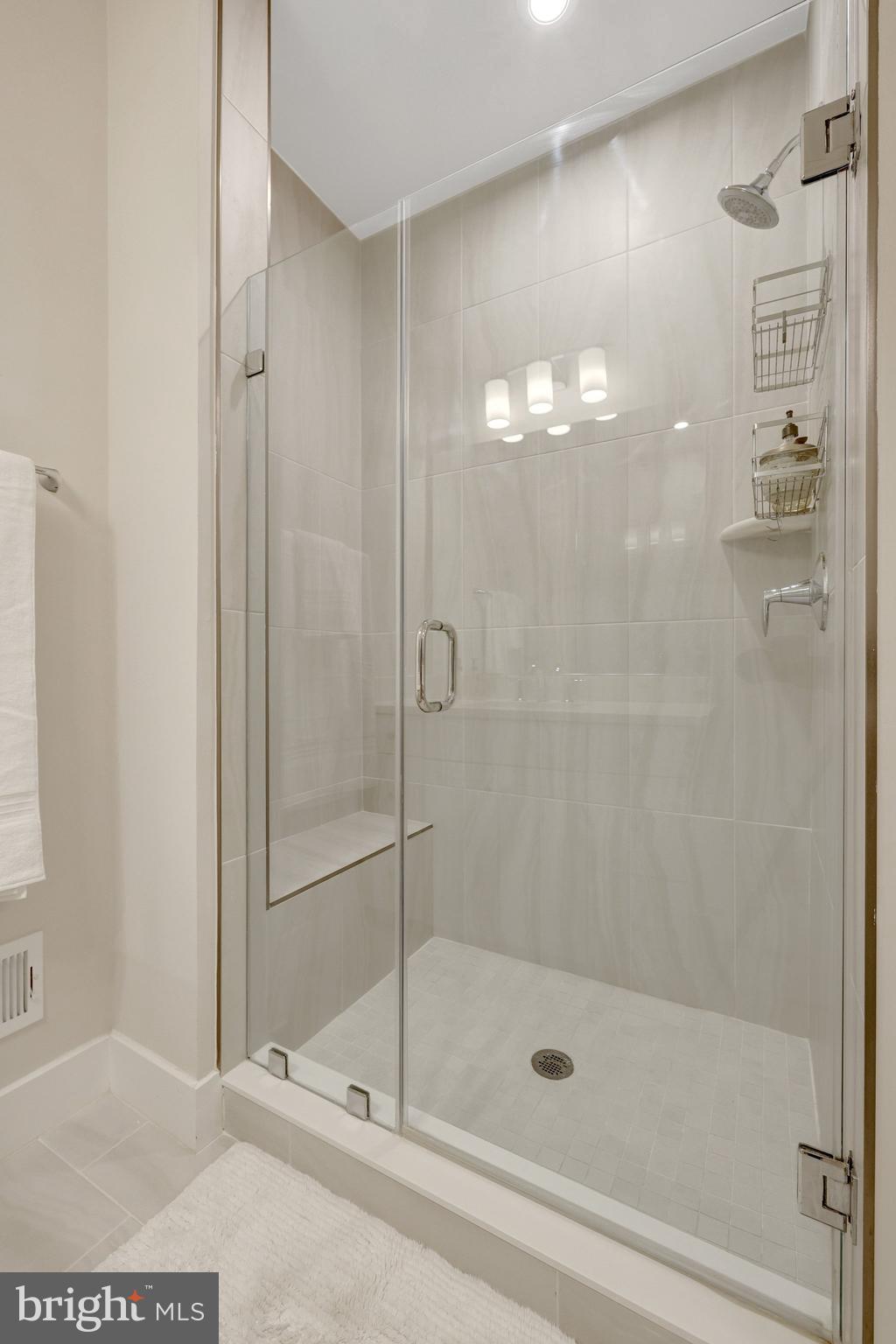 TALL OAKS - Residential