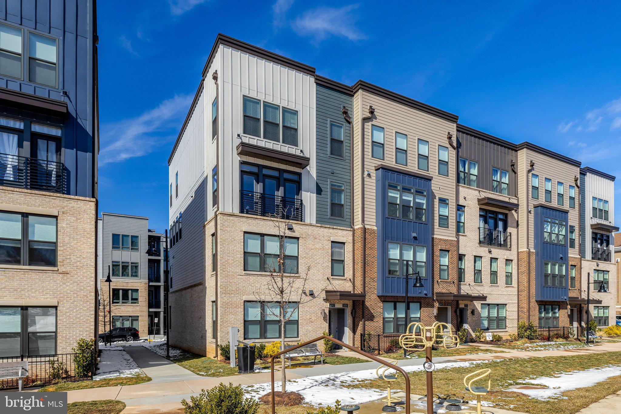 TALL OAKS - Residential