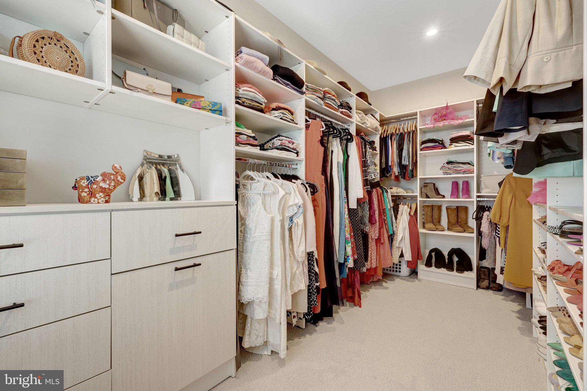 TALL OAKS - Residential