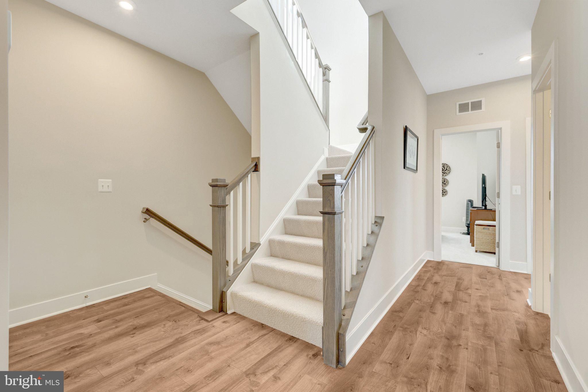 TALL OAKS - Residential