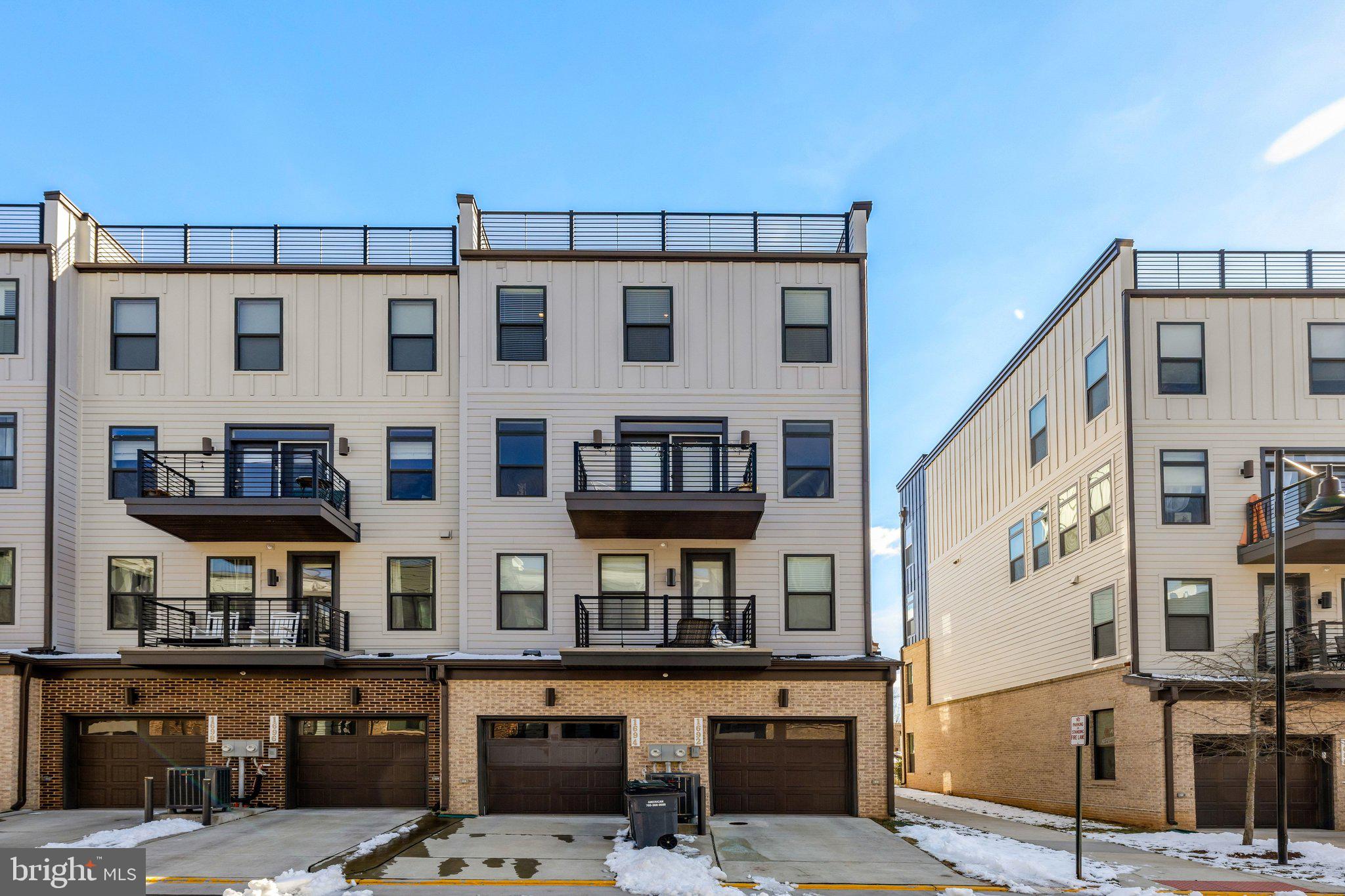 TALL OAKS - Residential