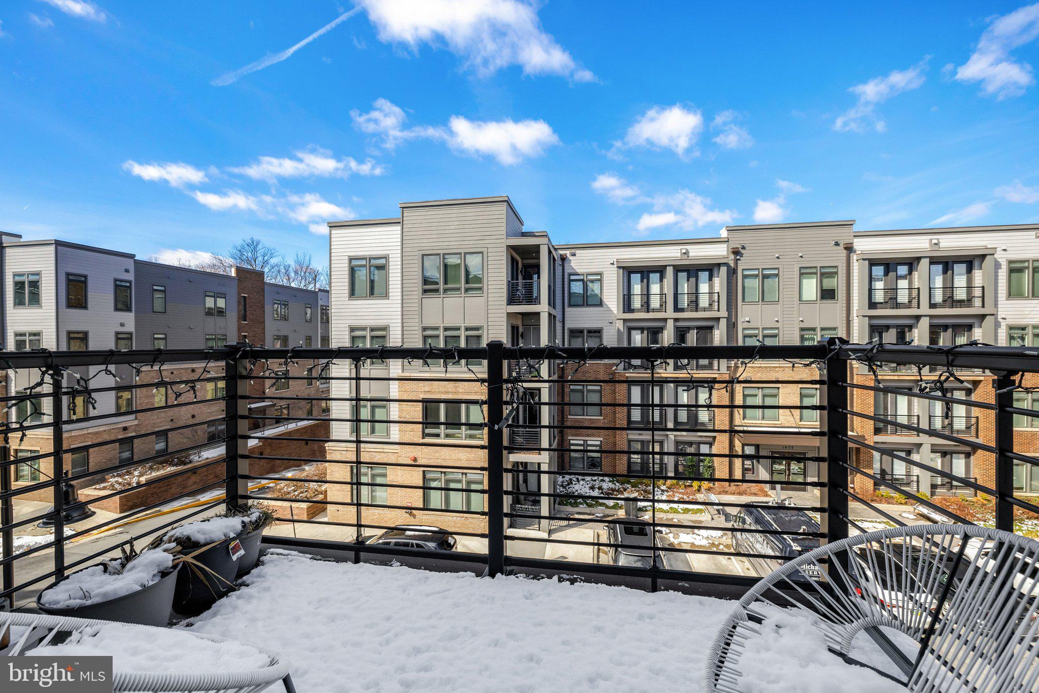 TALL OAKS - Residential