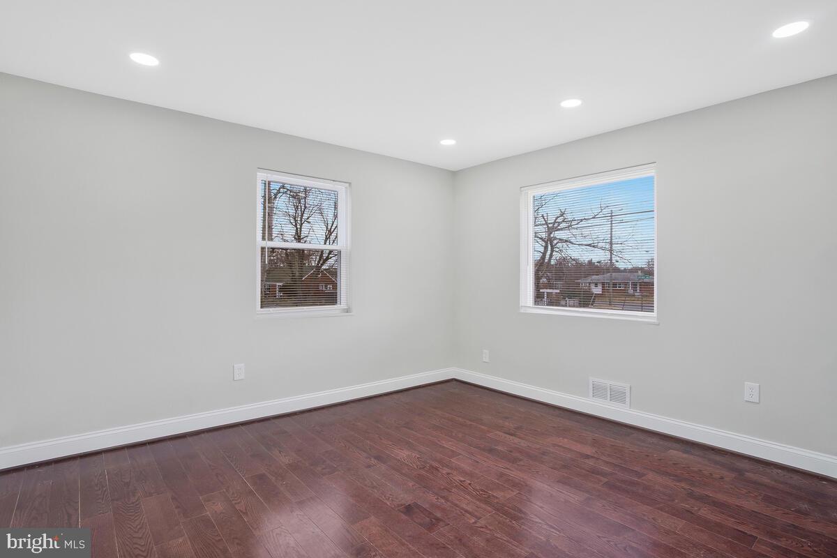 NORTH FORESTVILLE - Residential