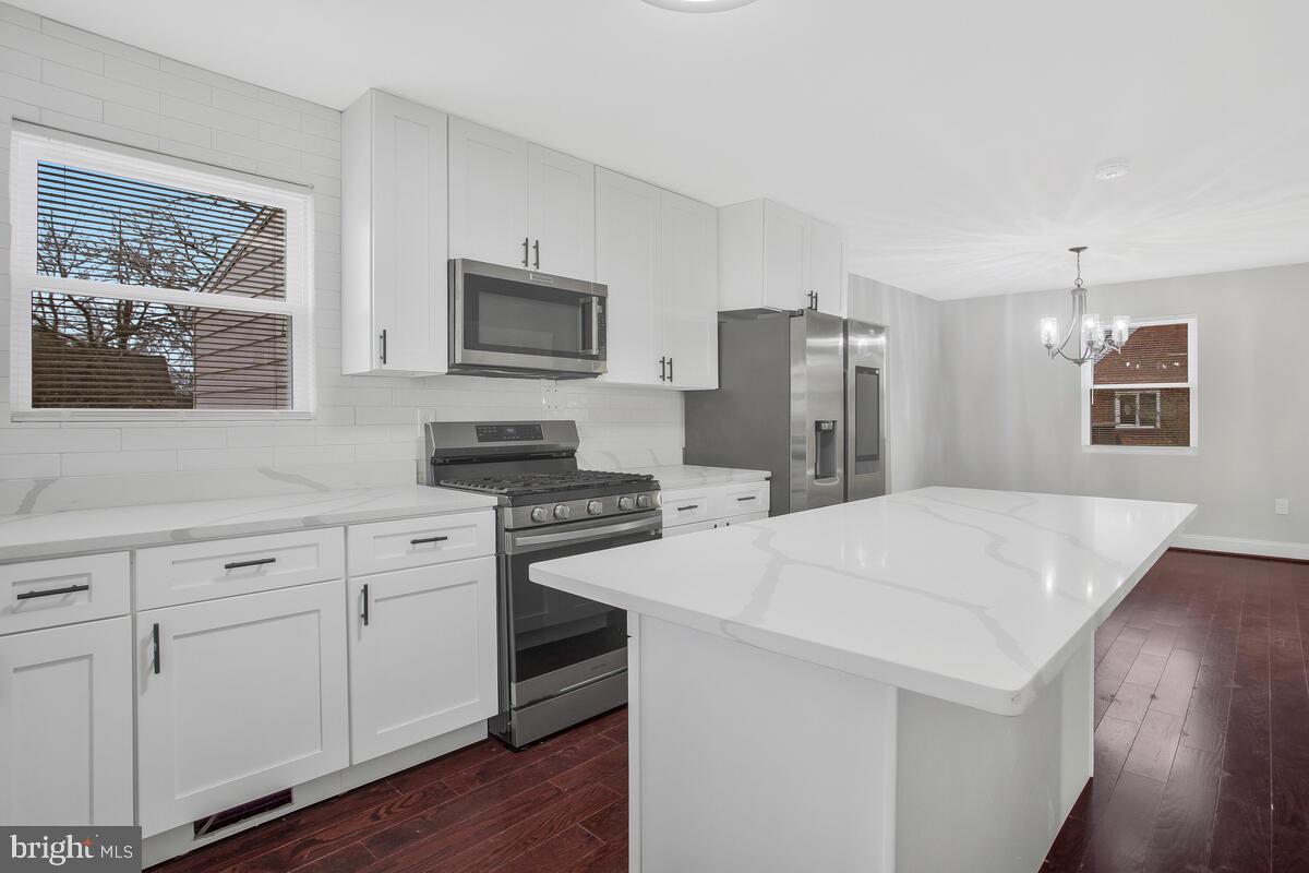 NORTH FORESTVILLE - Residential