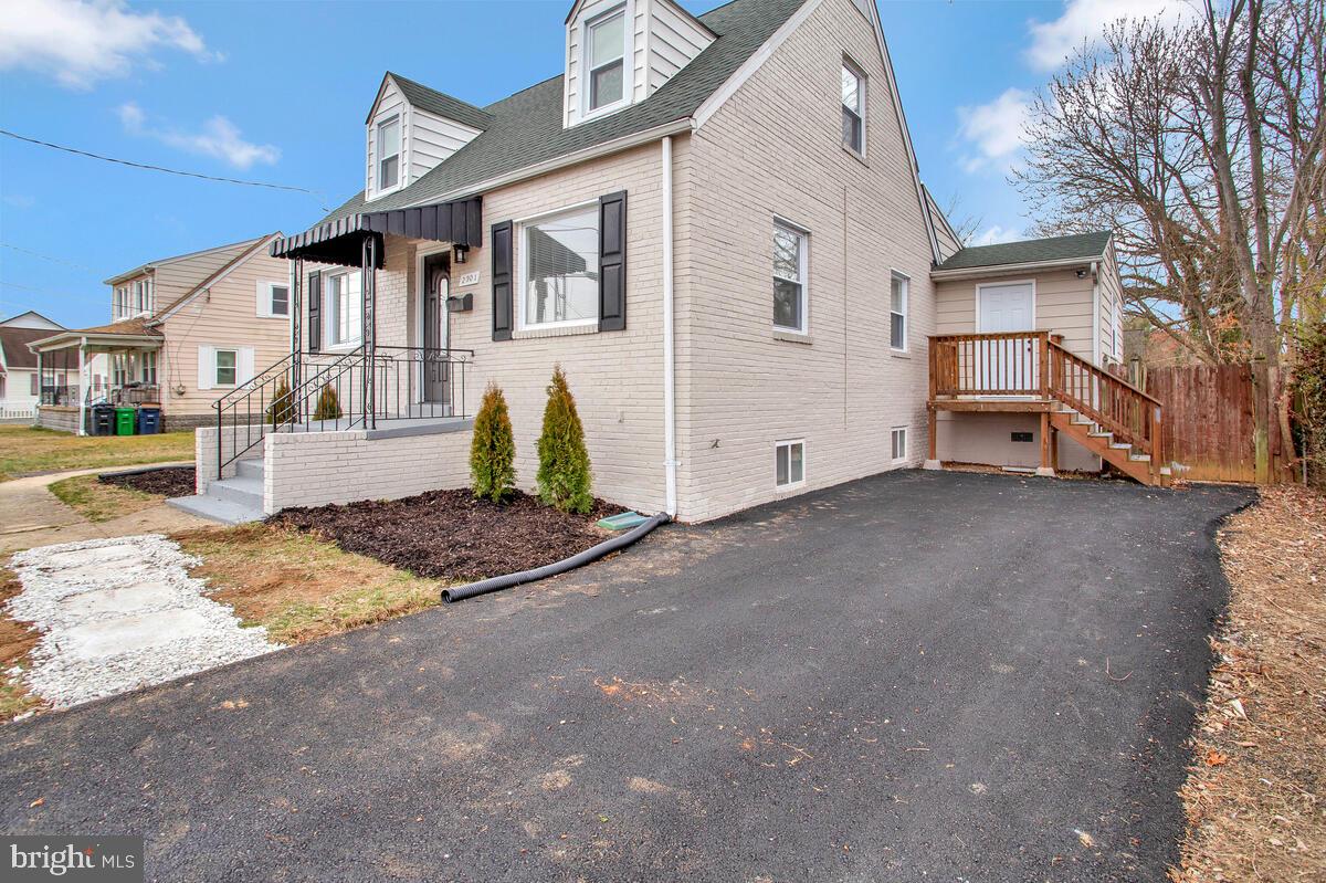 NORTH FORESTVILLE - Residential