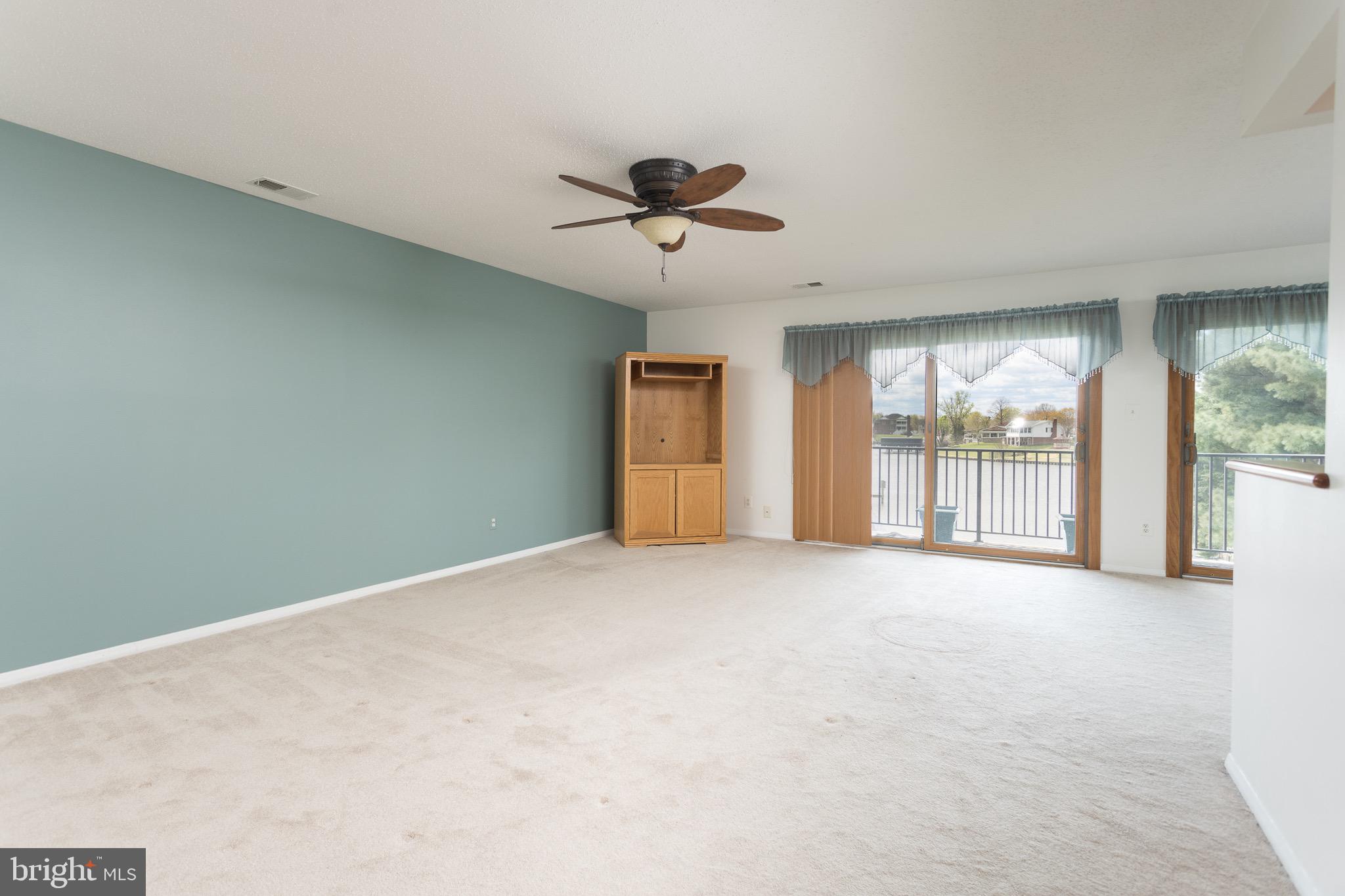 550 RIVIERA DRIVE B