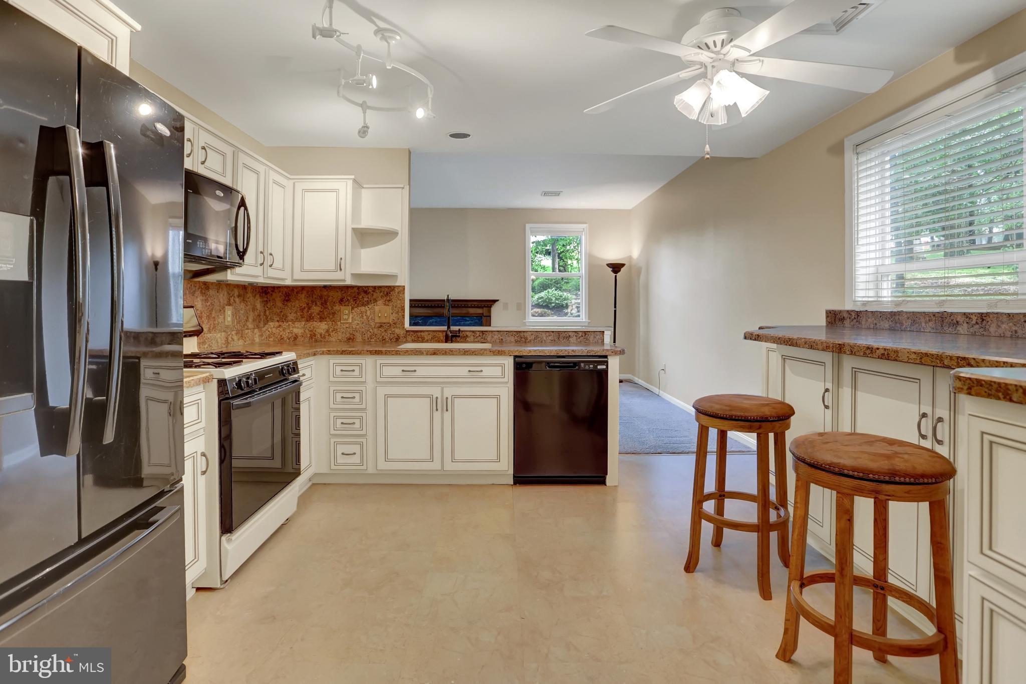 SUMMIT POINTE - Residential