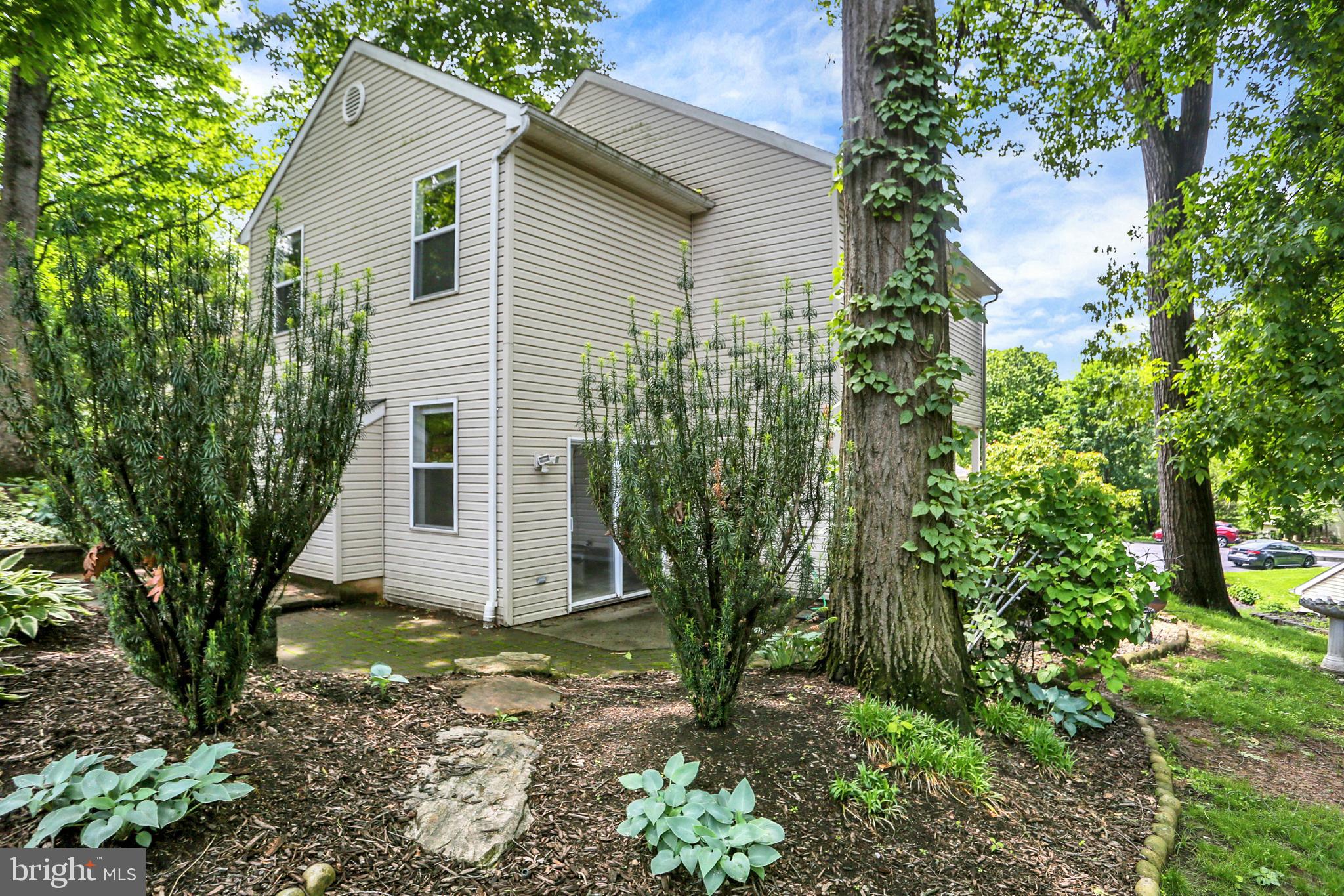 SUMMIT POINTE - Residential