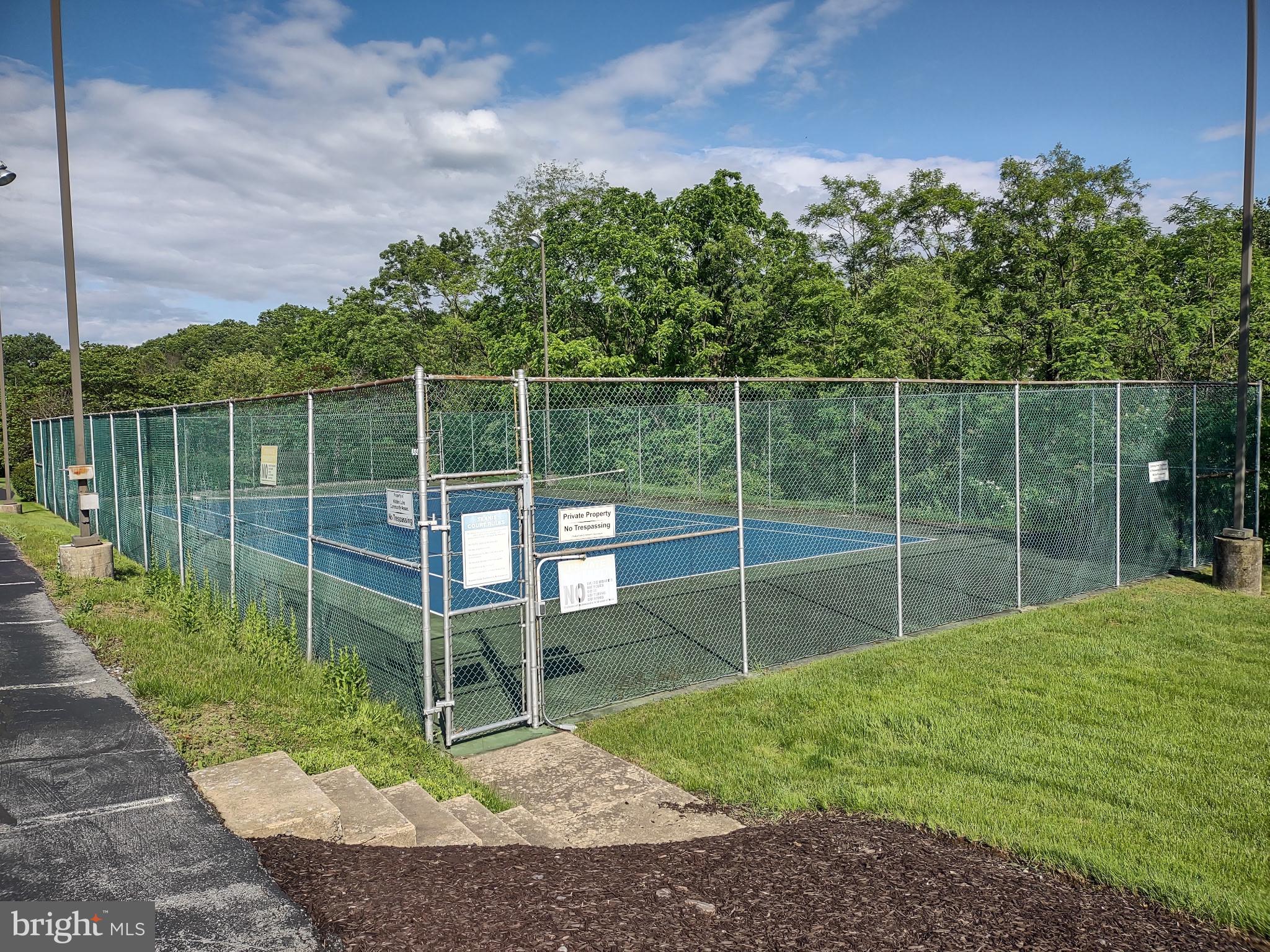 SUMMIT POINTE - Residential