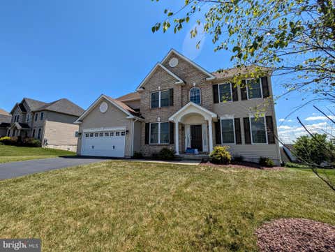 Homes For Sale - 250 Danbury Drive<br/> Northampton County, NAZARETH, PA 18064