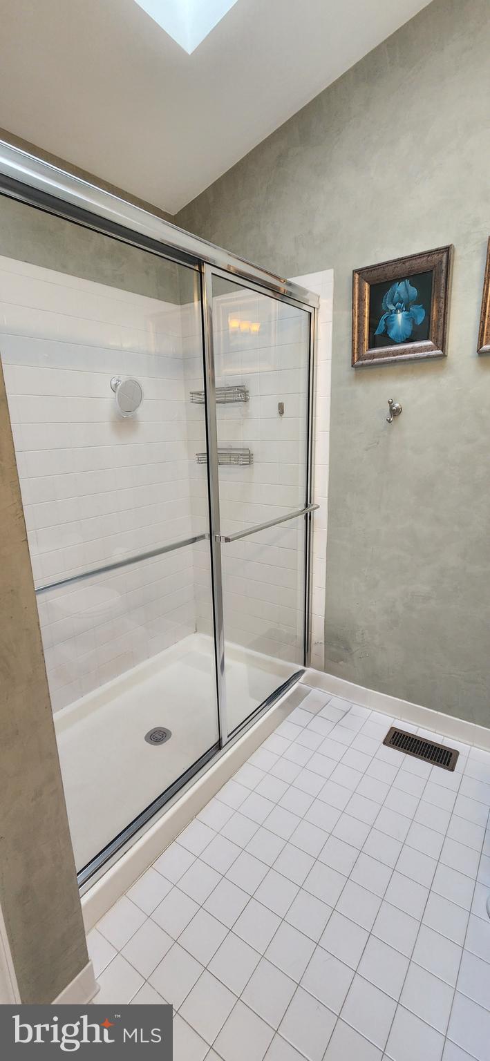 WOODS LANDING - Residential Lease