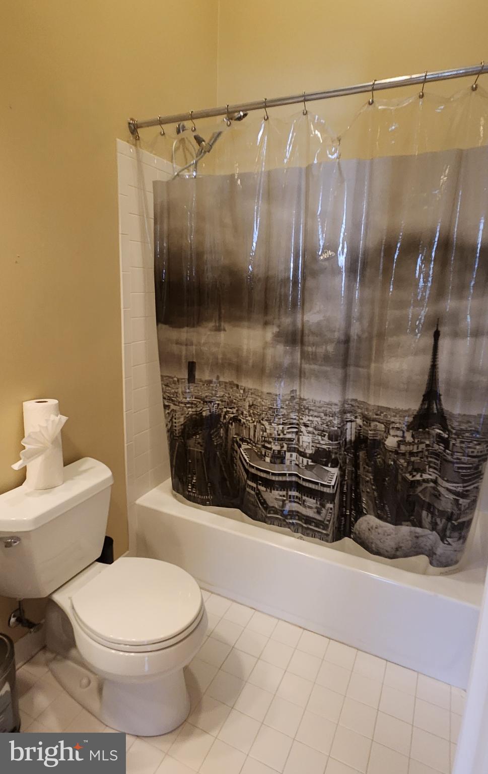 WOODS LANDING - Residential Lease