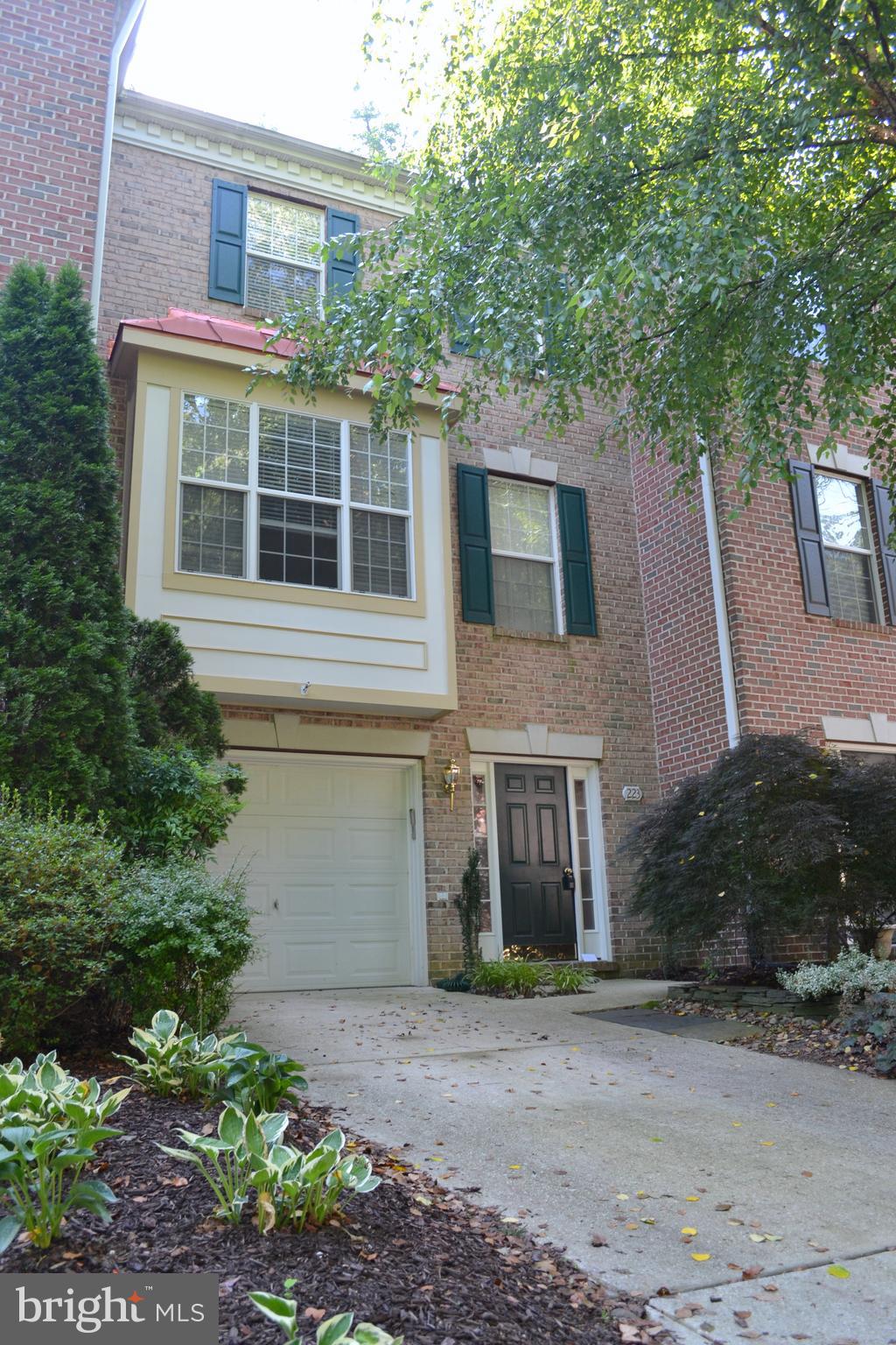 WOODS LANDING - Residential Lease