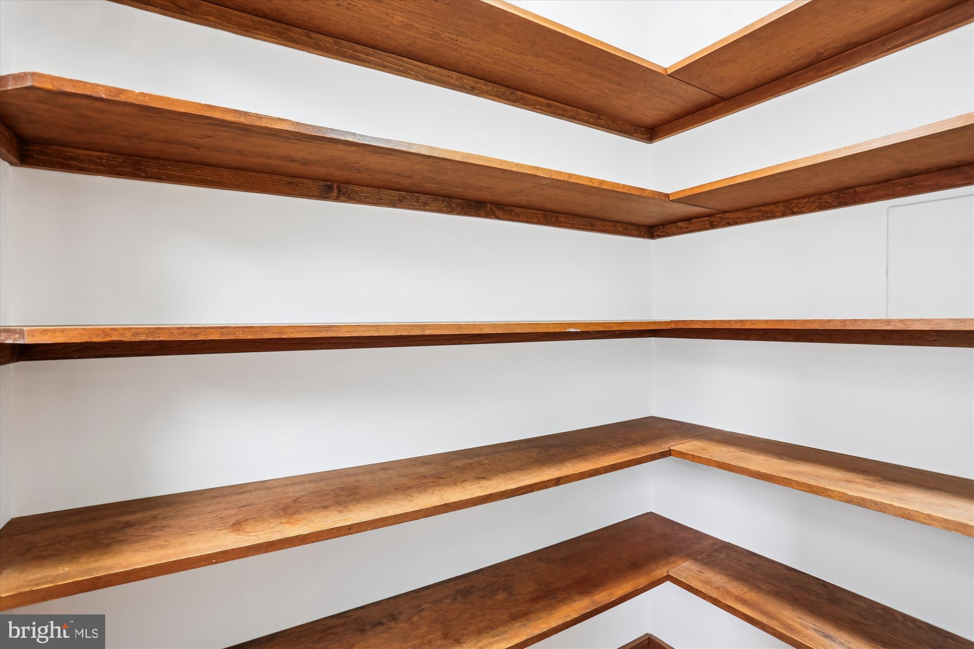 ENGLISH VILLAGE - Residential Lease