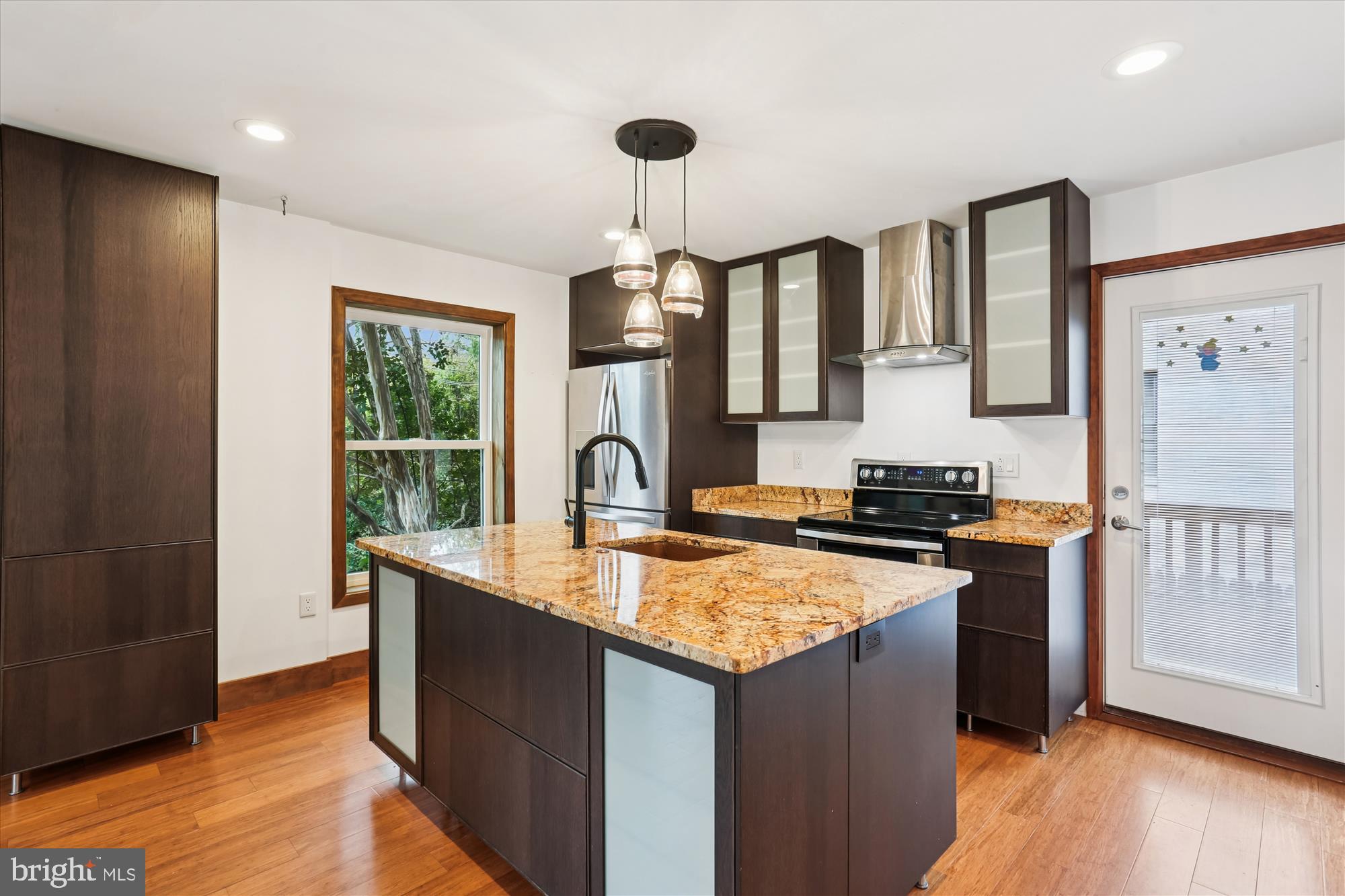 ENGLISH VILLAGE - Residential Lease