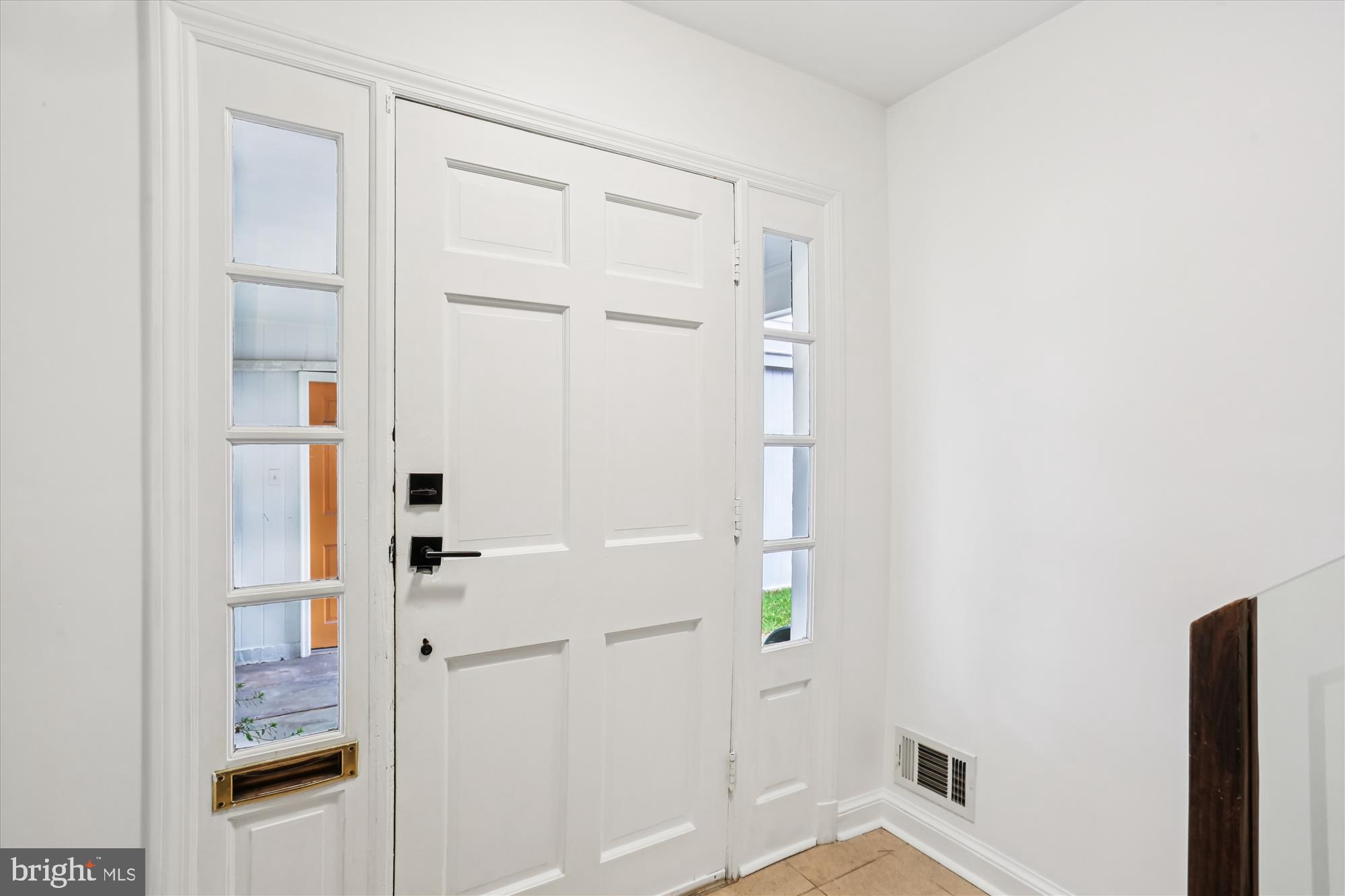 ENGLISH VILLAGE - Residential Lease