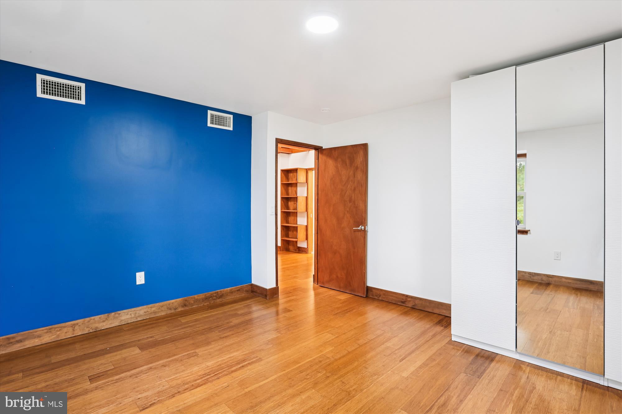 ENGLISH VILLAGE - Residential Lease