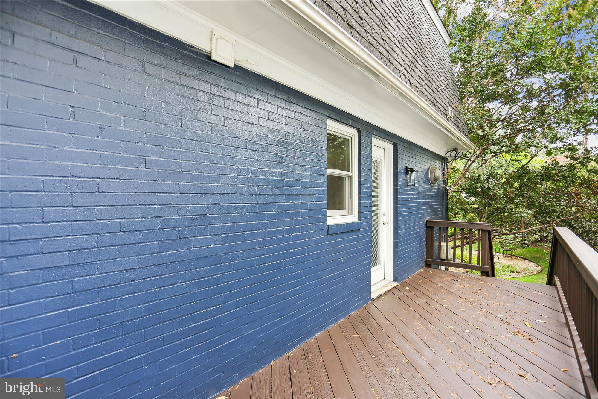 ENGLISH VILLAGE - Residential Lease