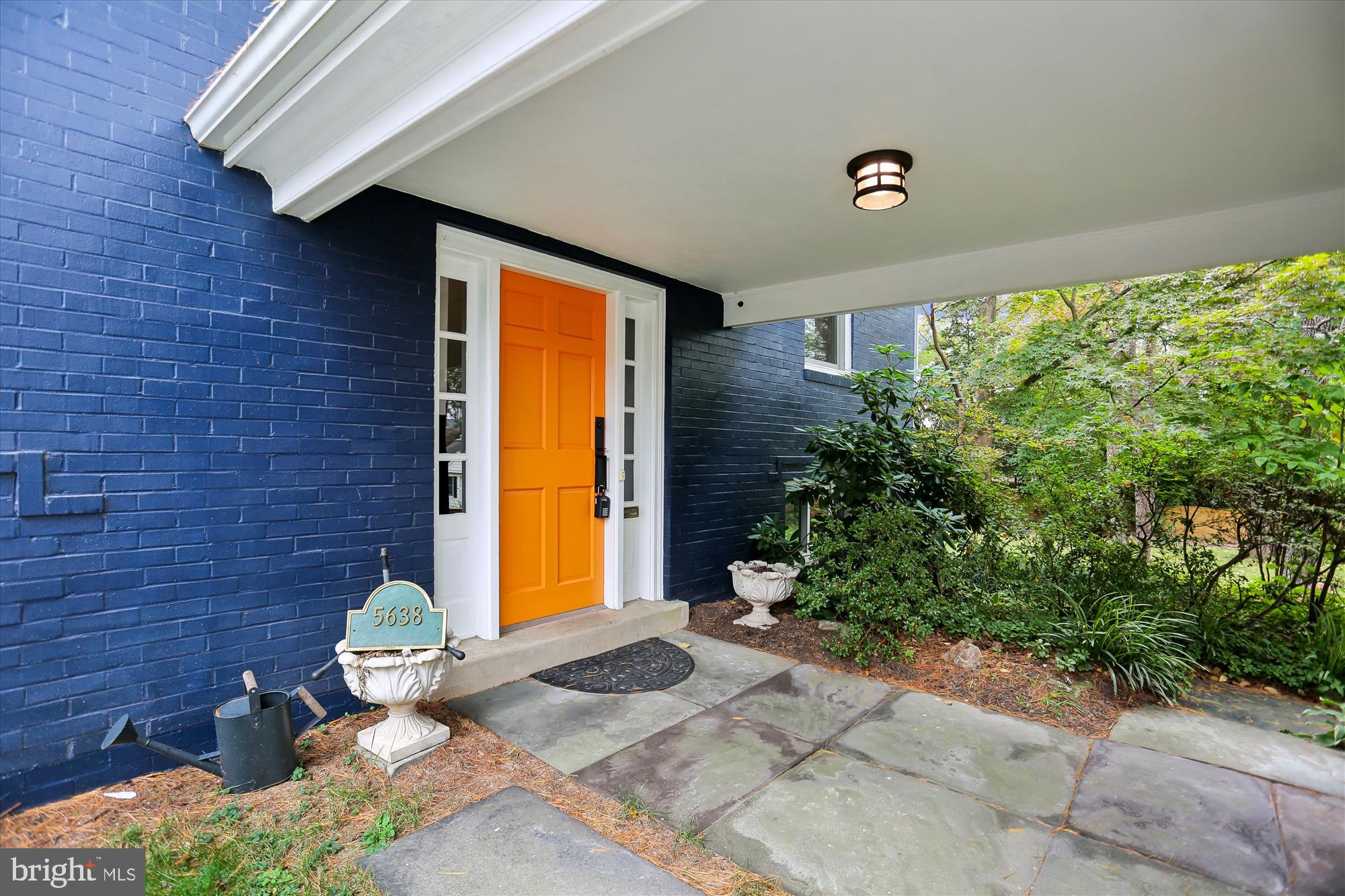 ENGLISH VILLAGE - Residential Lease