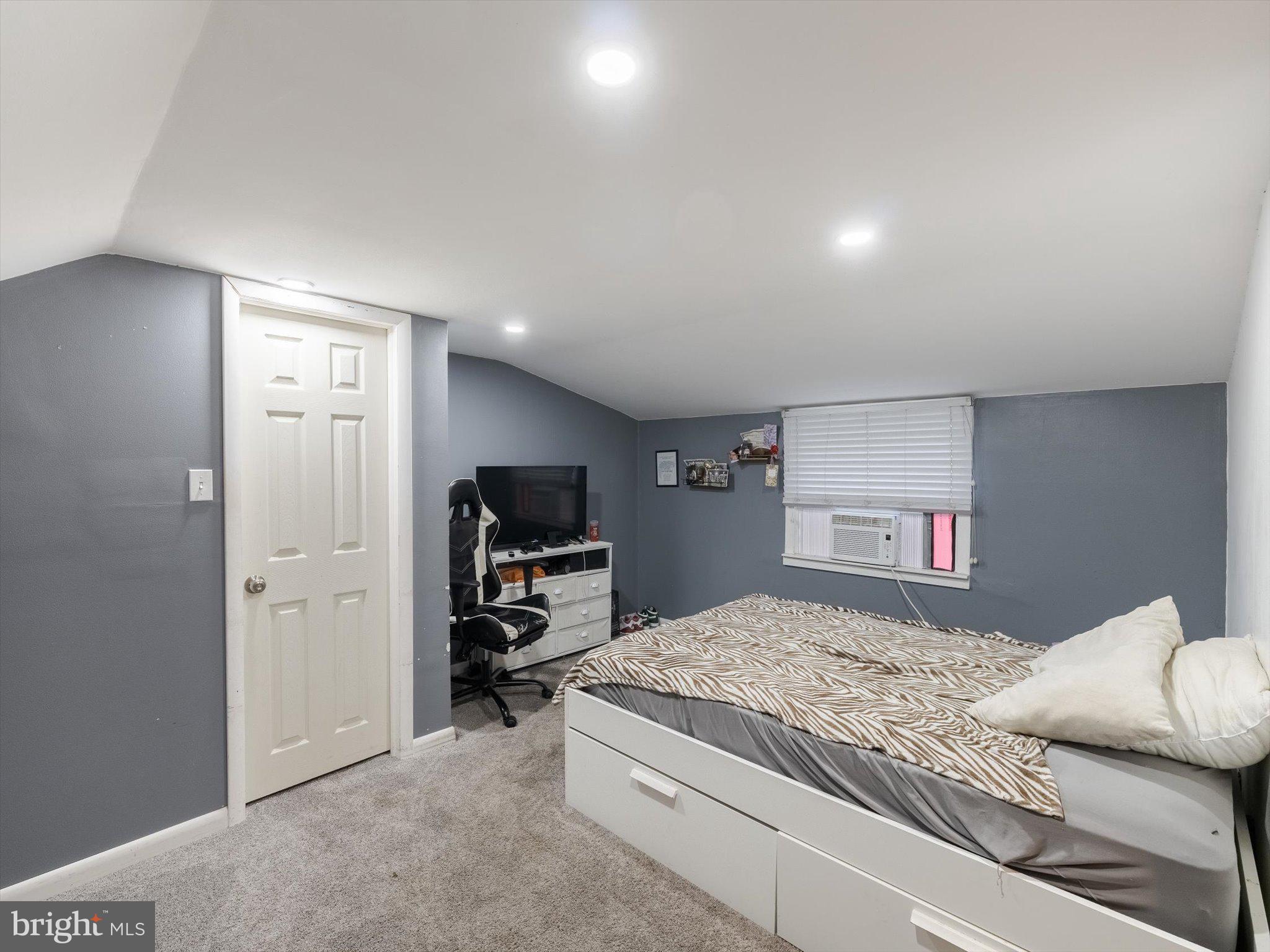 FEASTERVILLE HGTS - Residential