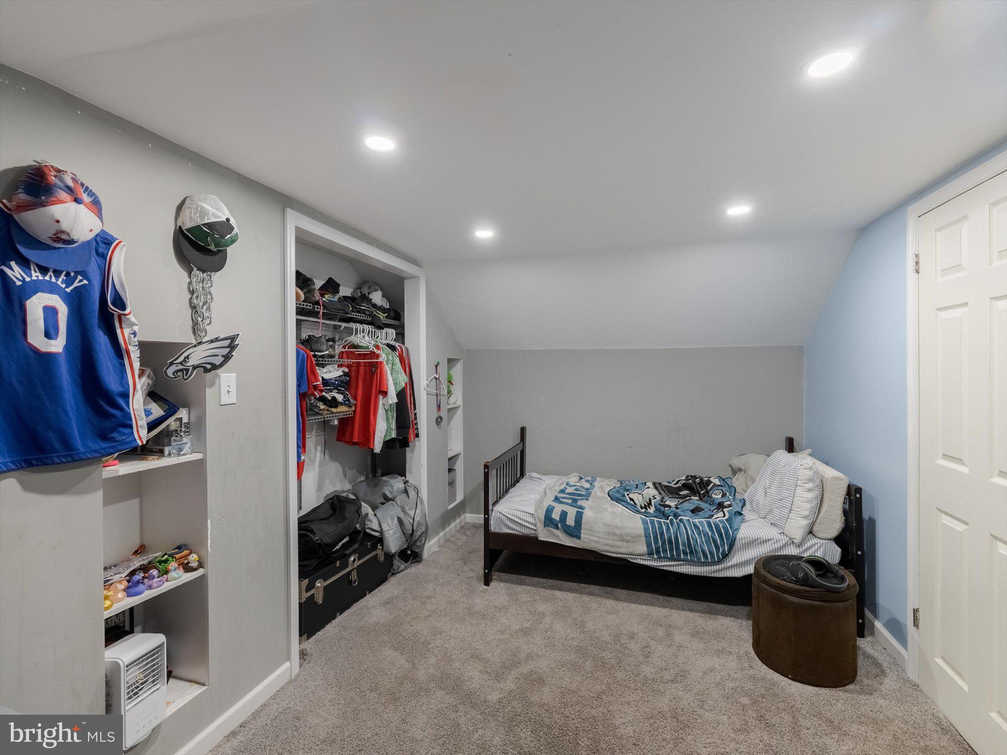 FEASTERVILLE HGTS - Residential