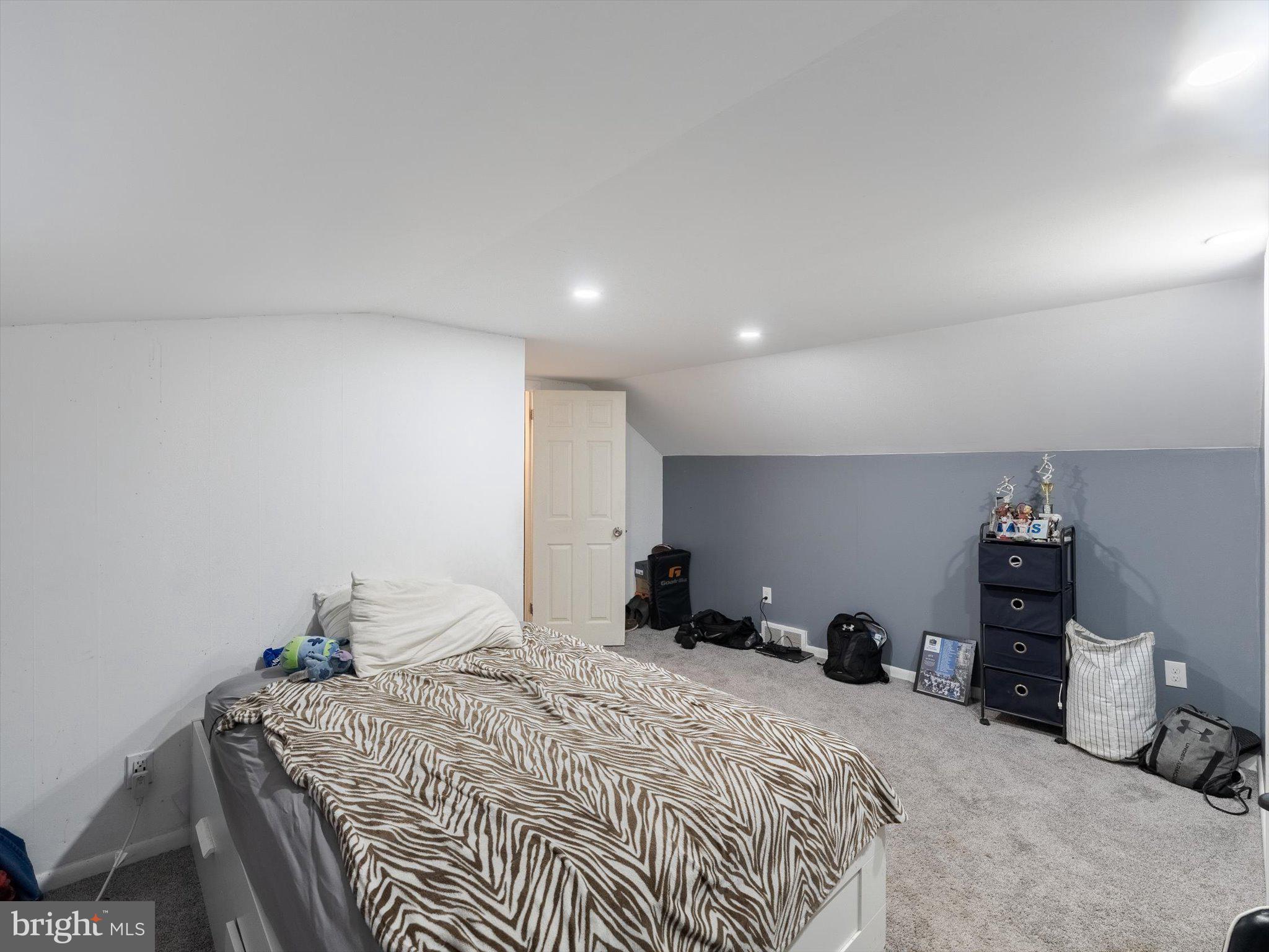 FEASTERVILLE HGTS - Residential