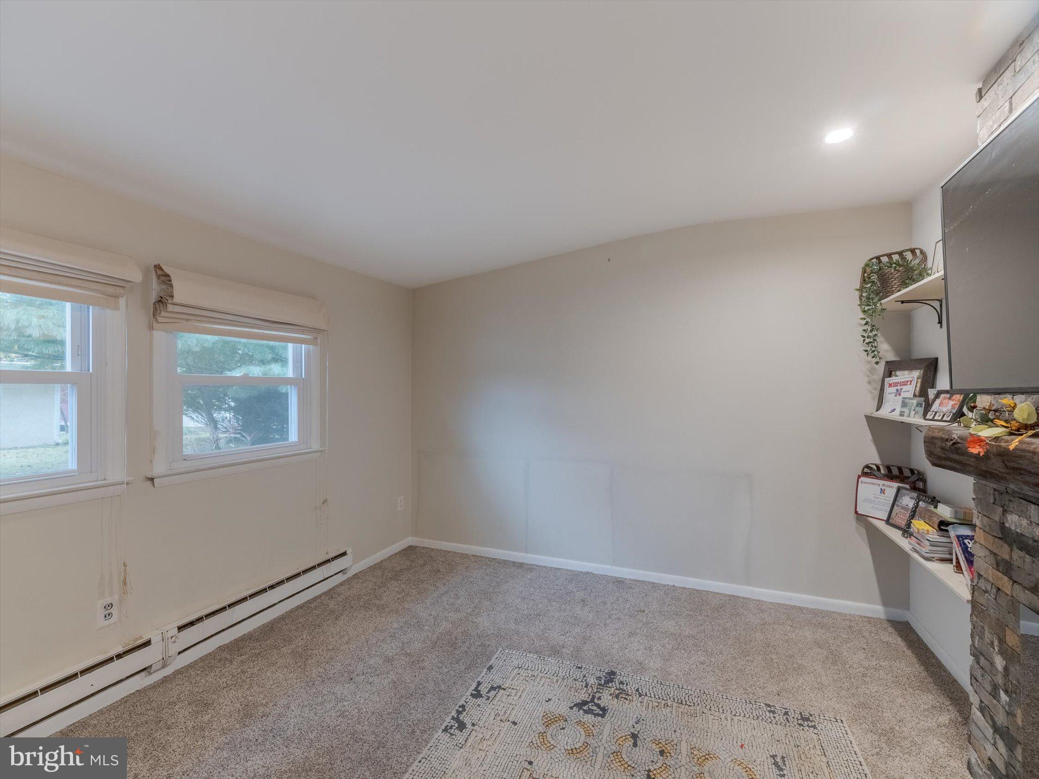 FEASTERVILLE HGTS - Residential