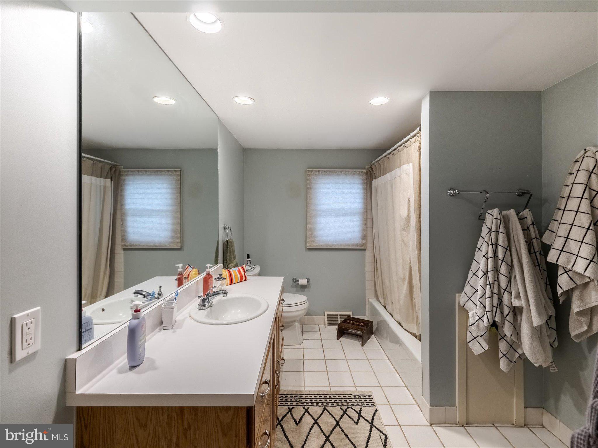 FEASTERVILLE HGTS - Residential