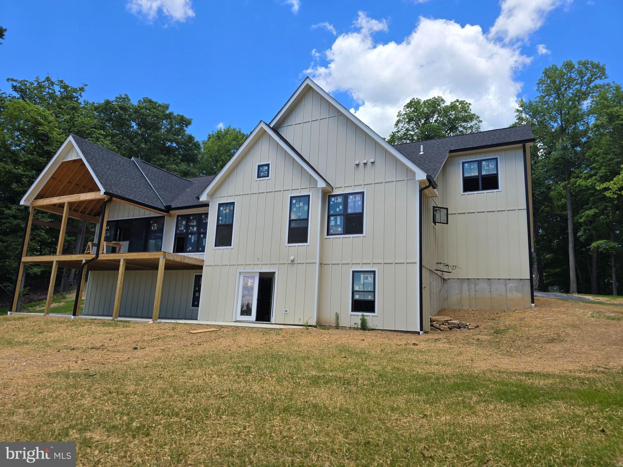 LAKE FOREST ESTATES - Residential