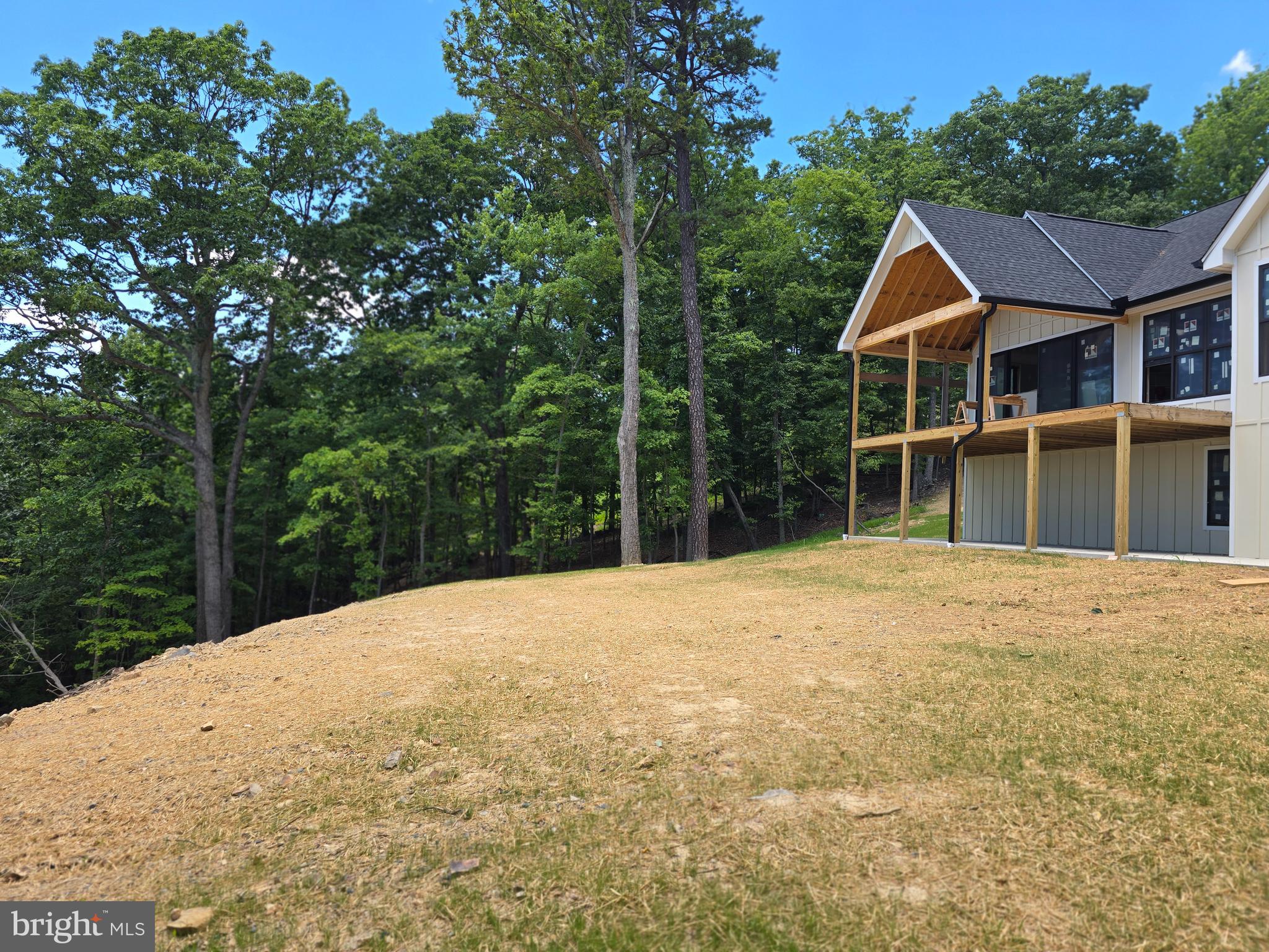 LAKE FOREST ESTATES - Residential