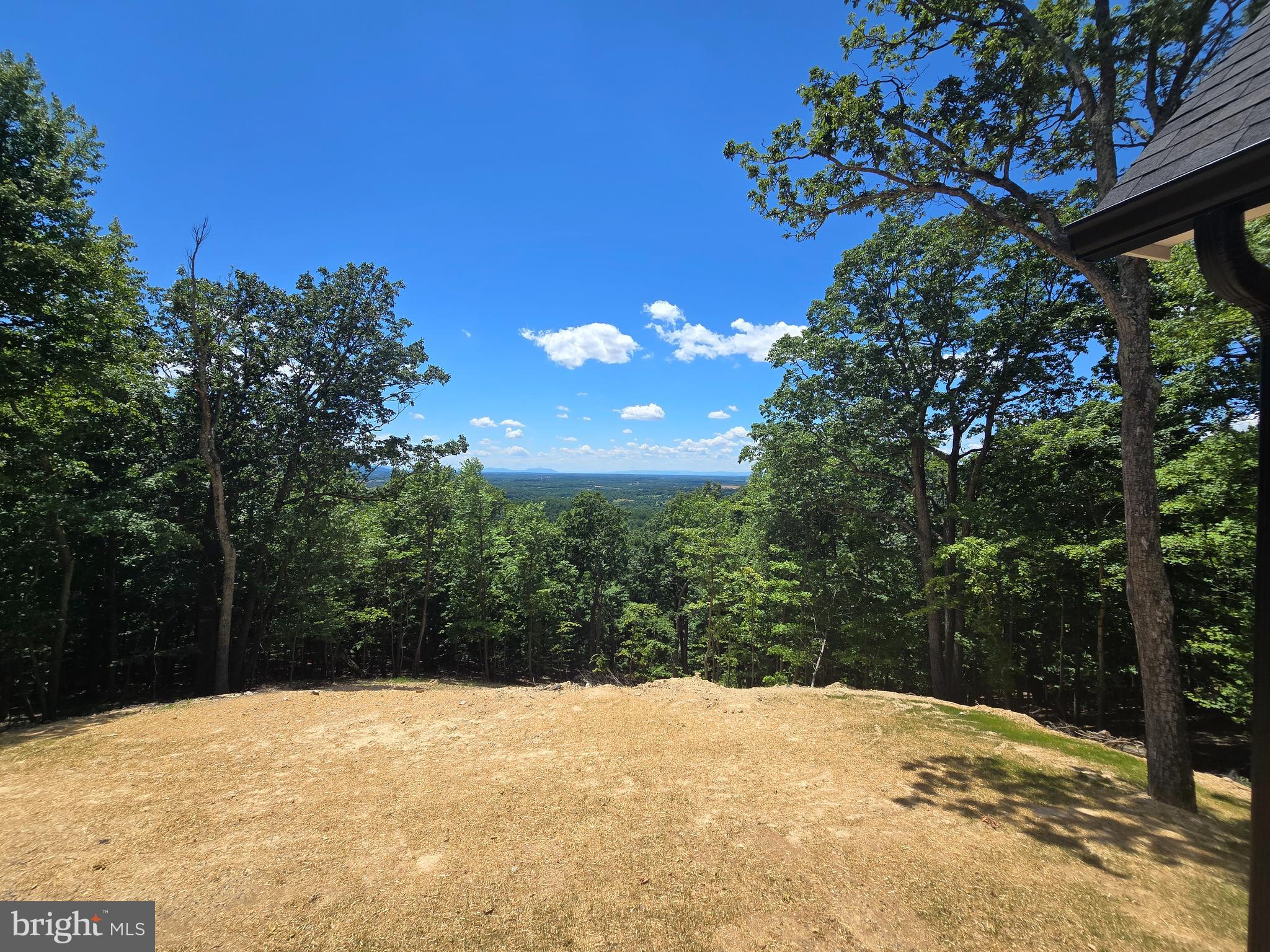 LAKE FOREST ESTATES - Residential