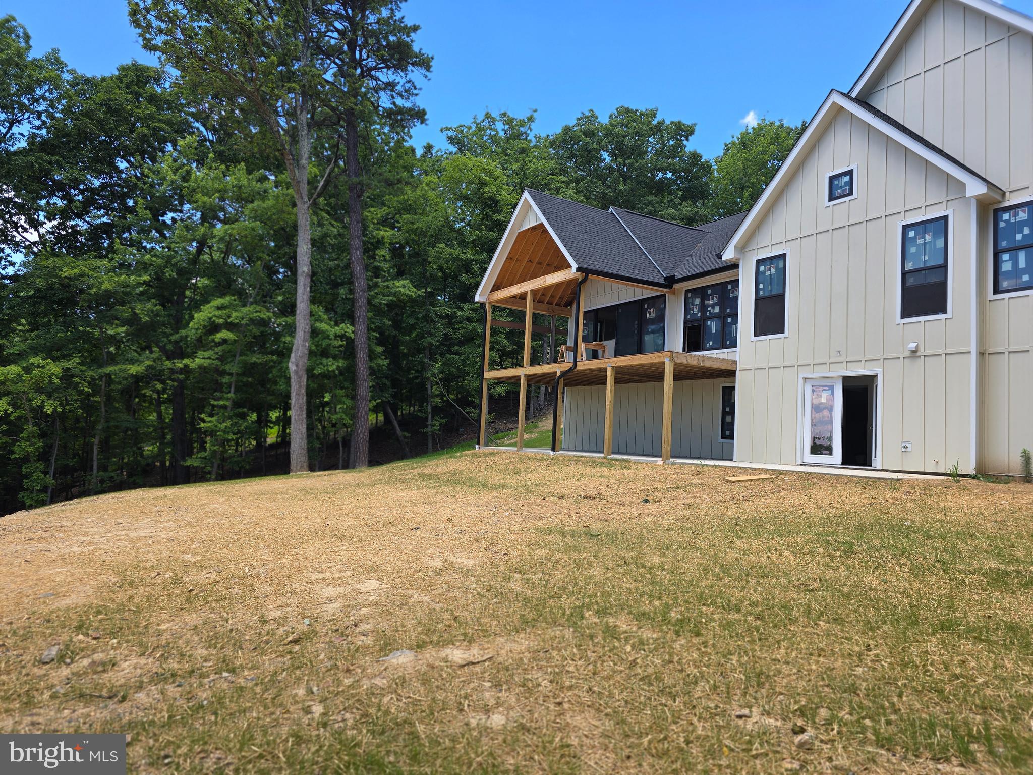 LAKE FOREST ESTATES - Residential