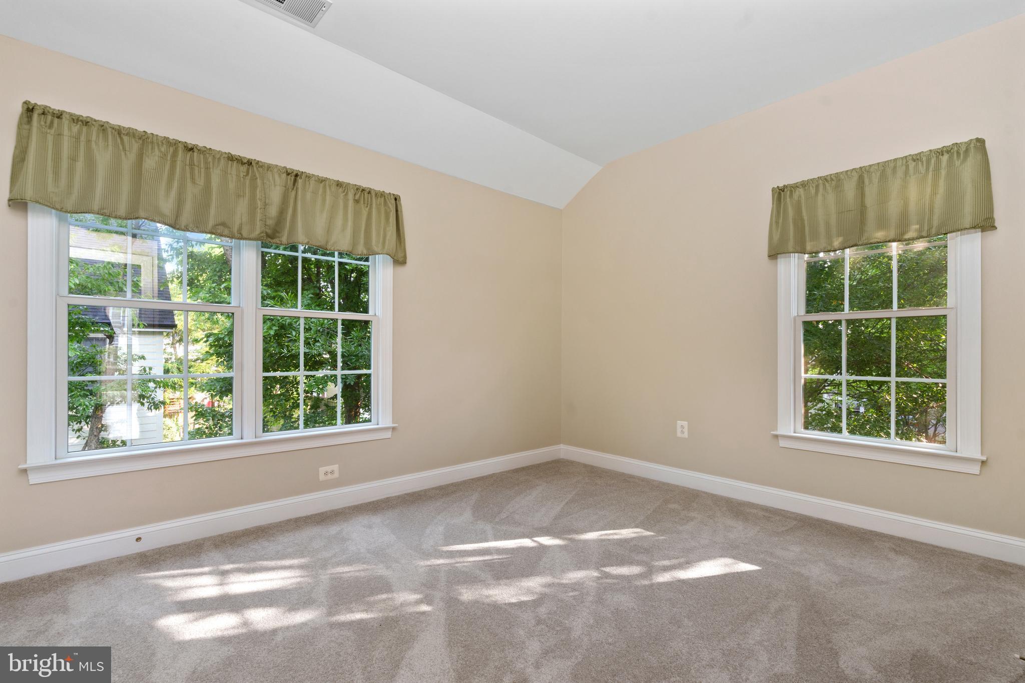 MAJESTIC OAK - Residential