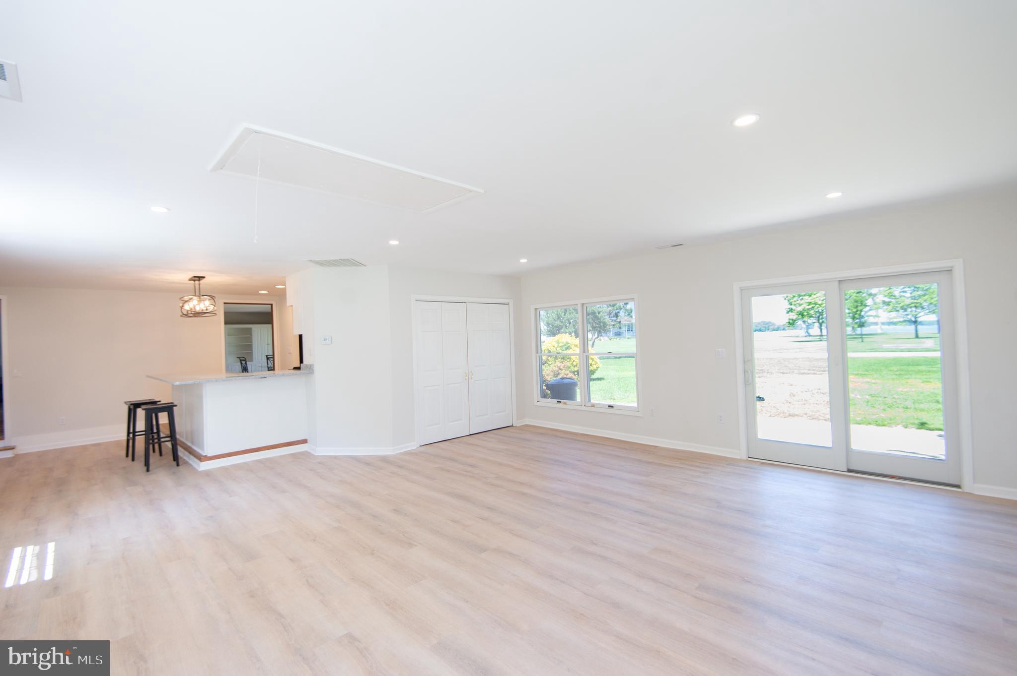 ALGONQUIN - Residential