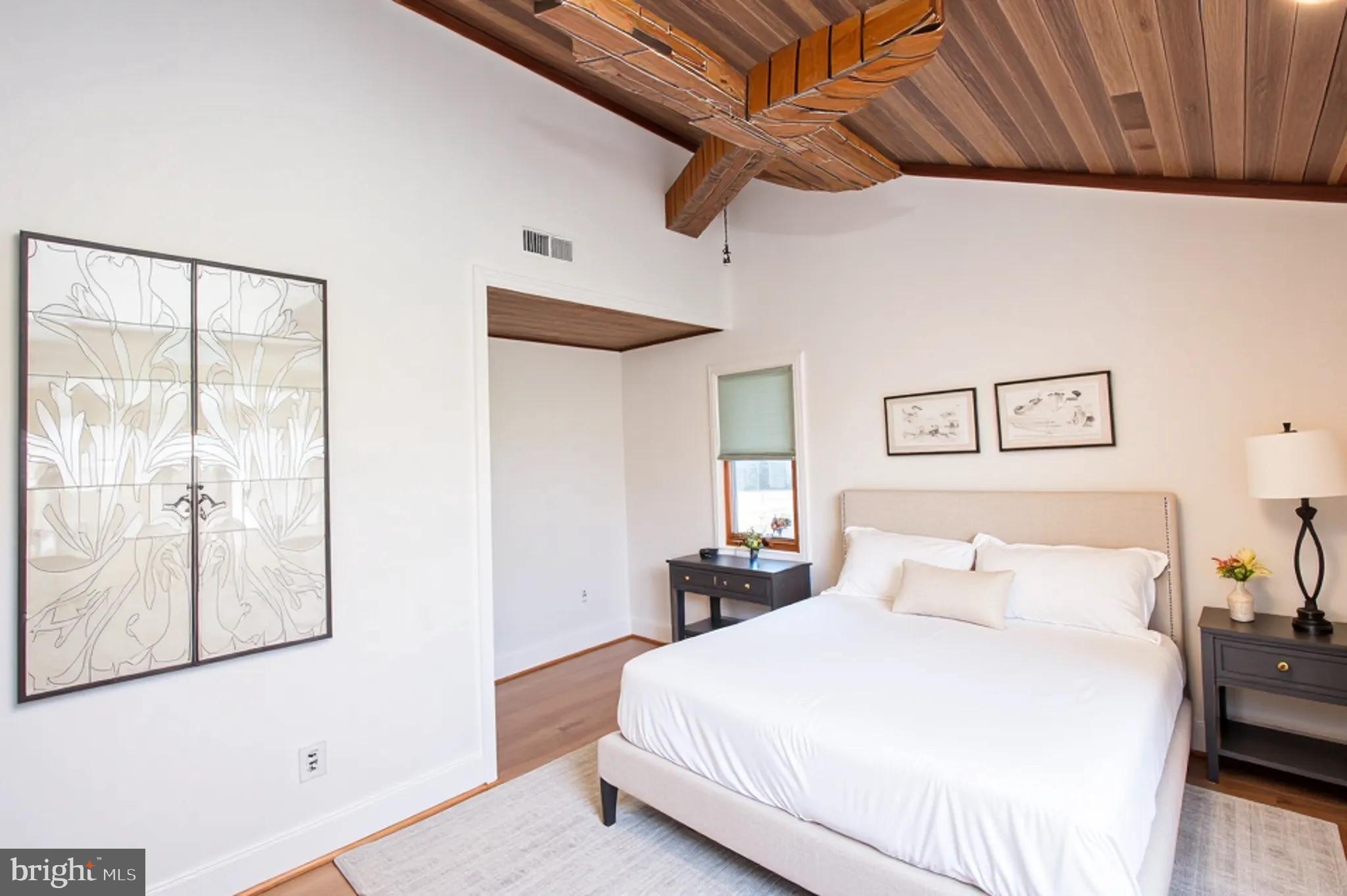 ALGONQUIN - Residential