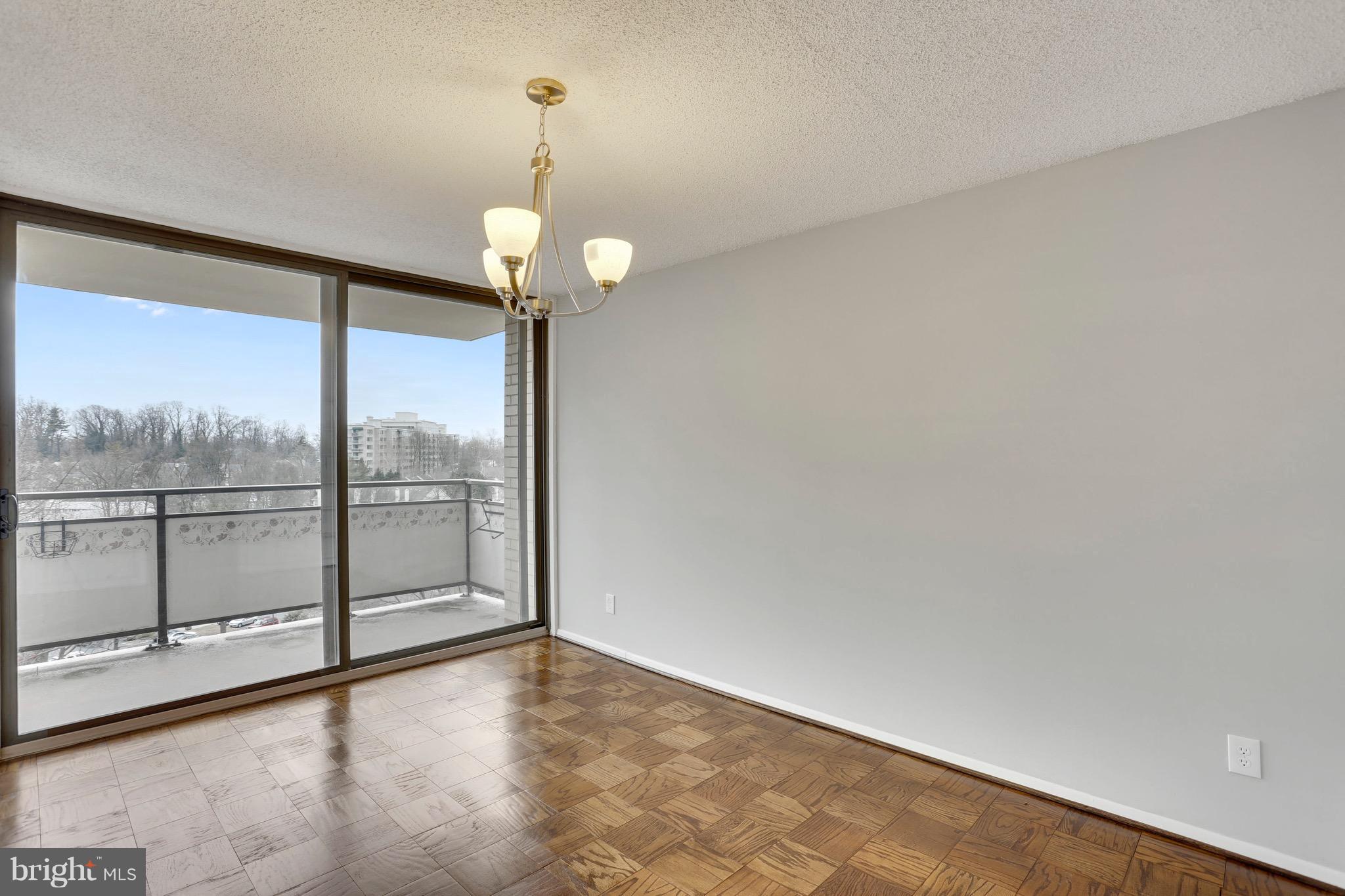 PROMENADE TOWERS - Residential