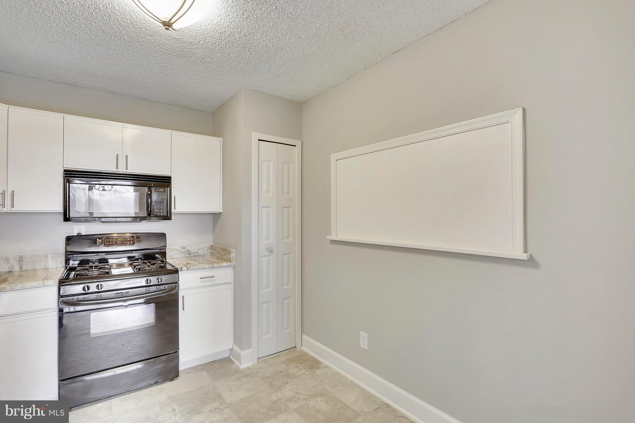 PROMENADE TOWERS - Residential