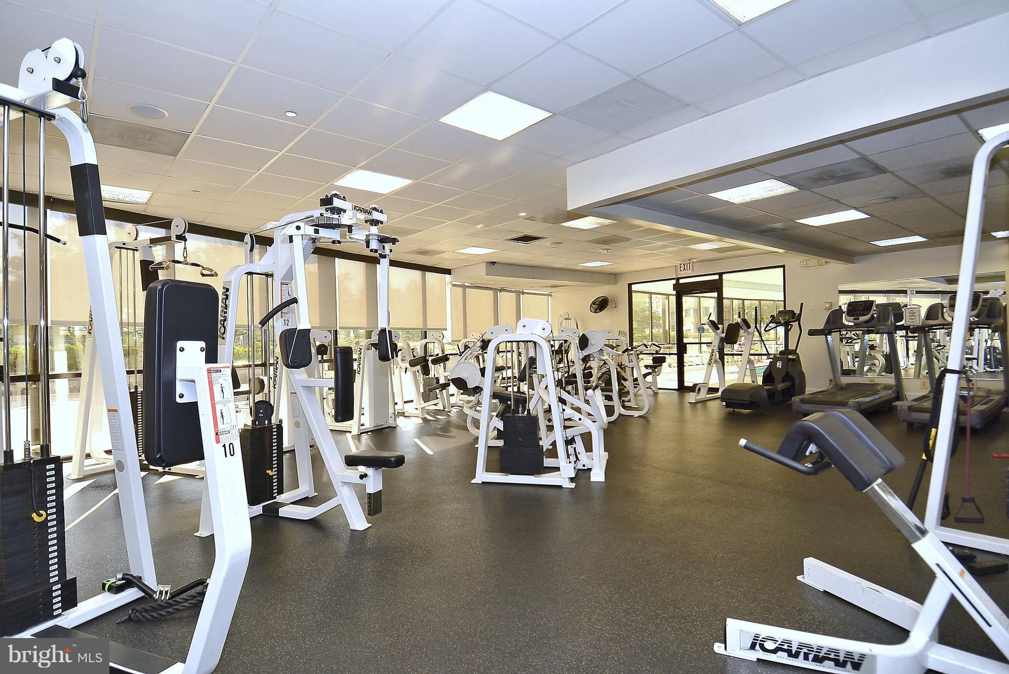 PROMENADE TOWERS - Residential