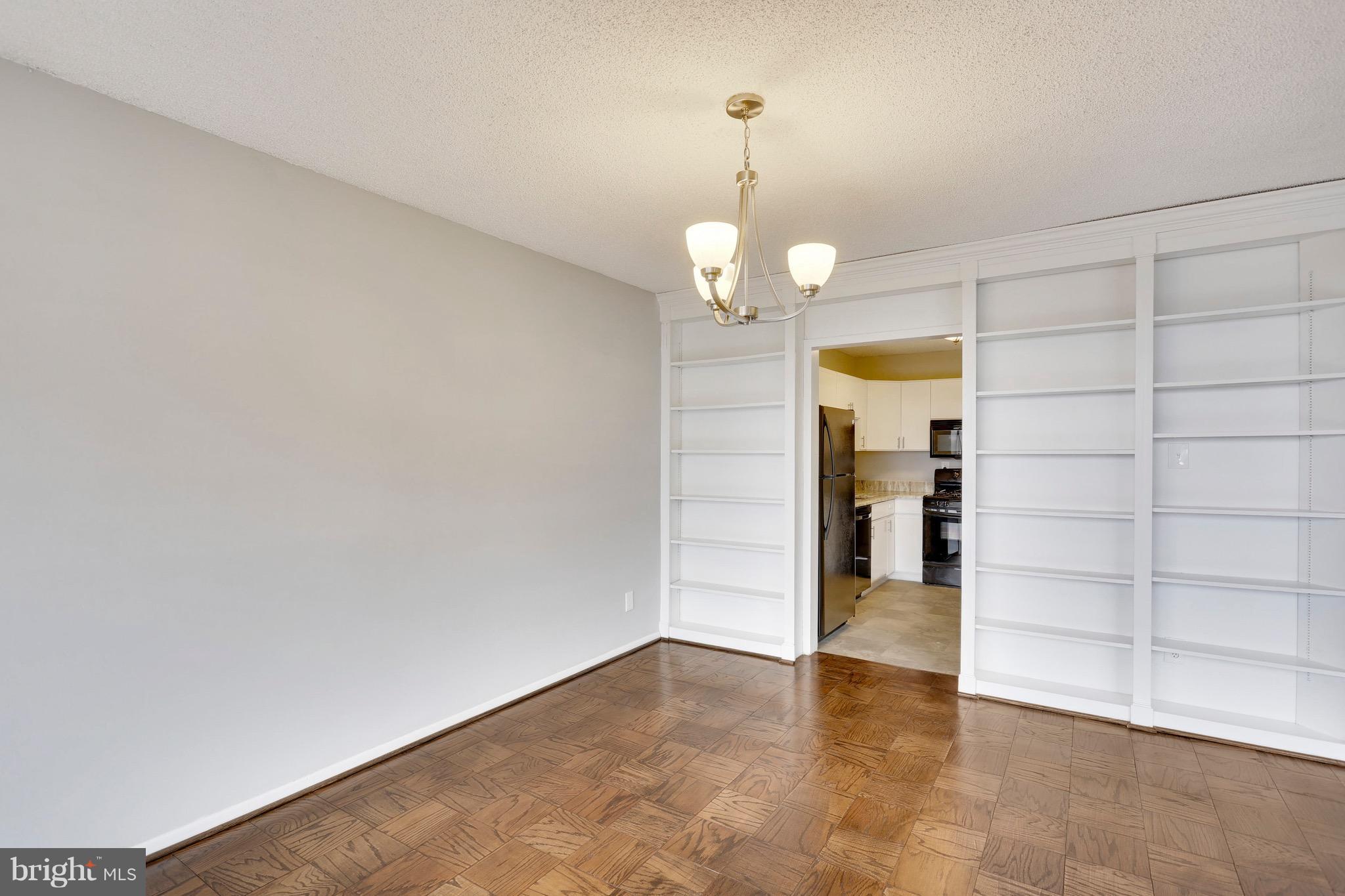 PROMENADE TOWERS - Residential