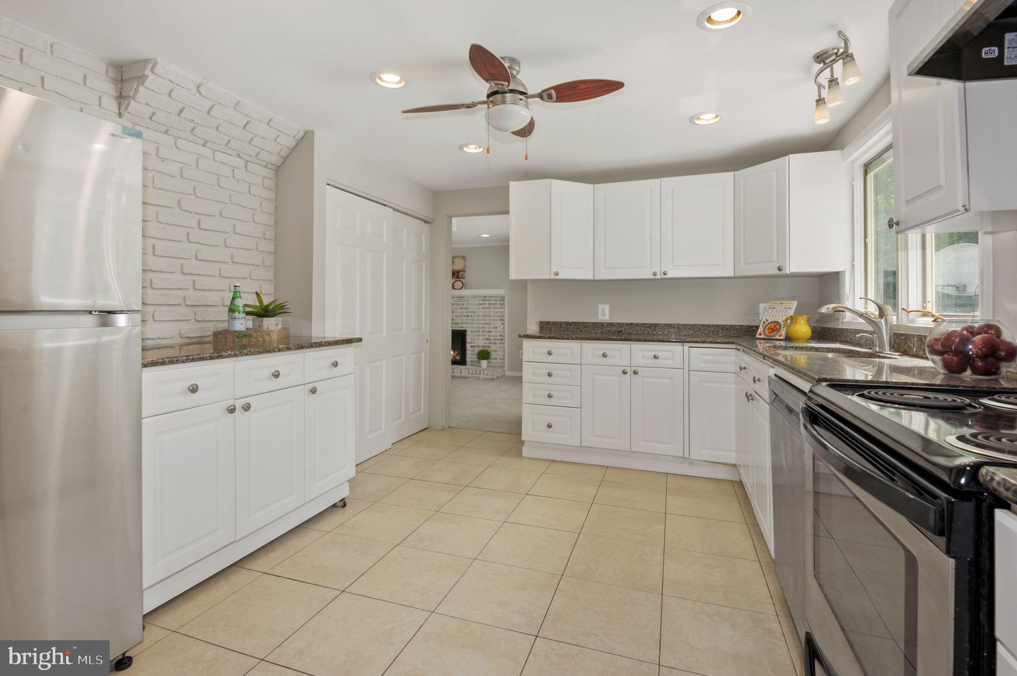 HUNTERS CREEK - Residential