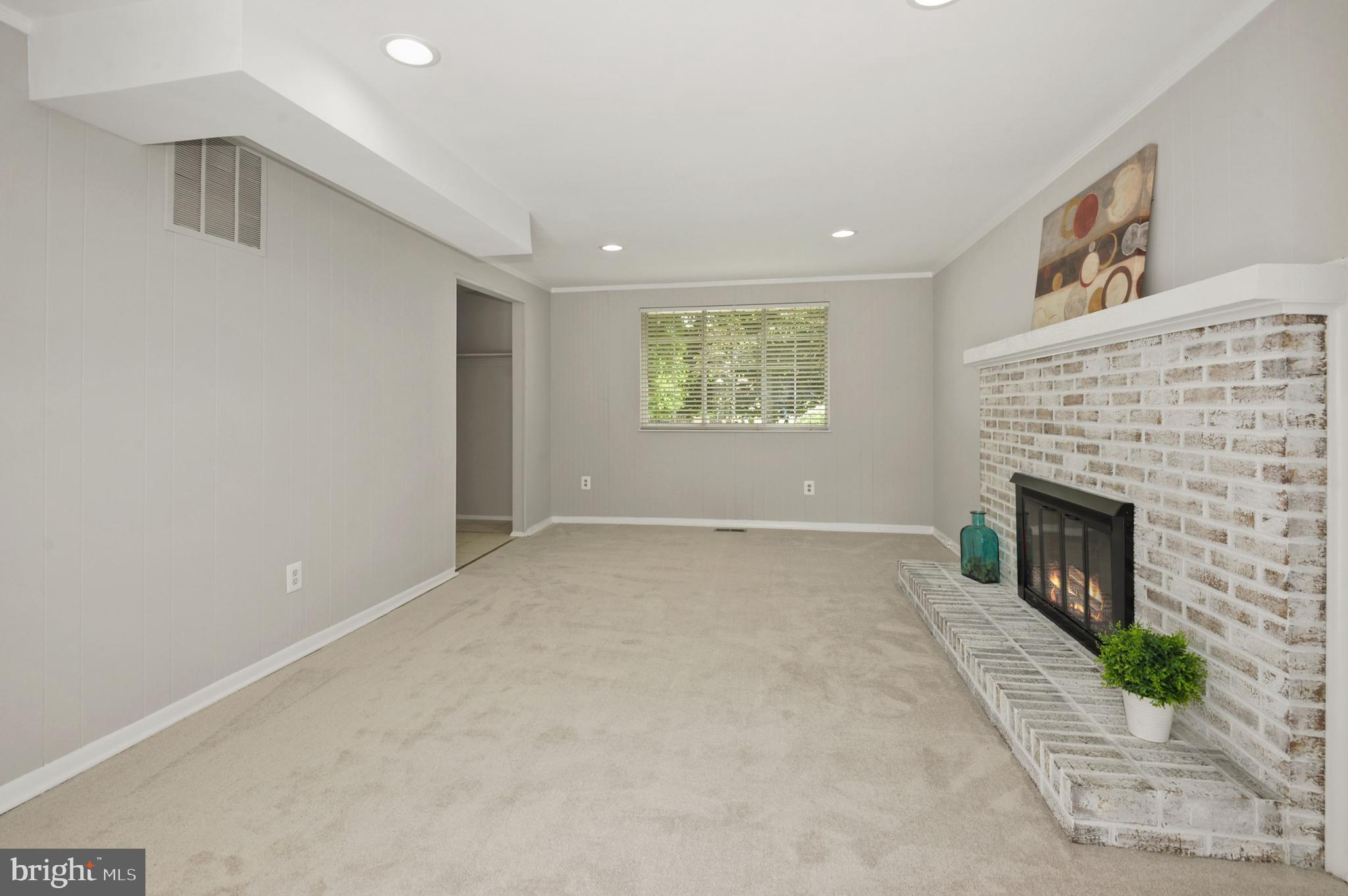 HUNTERS CREEK - Residential