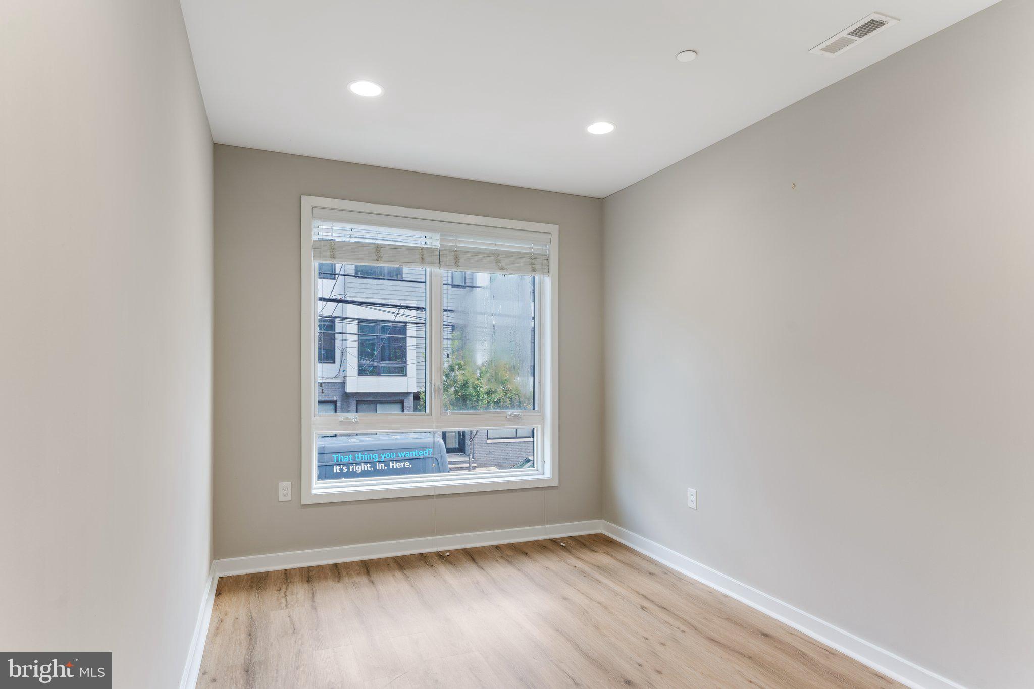 LUDLOW - Residential Lease