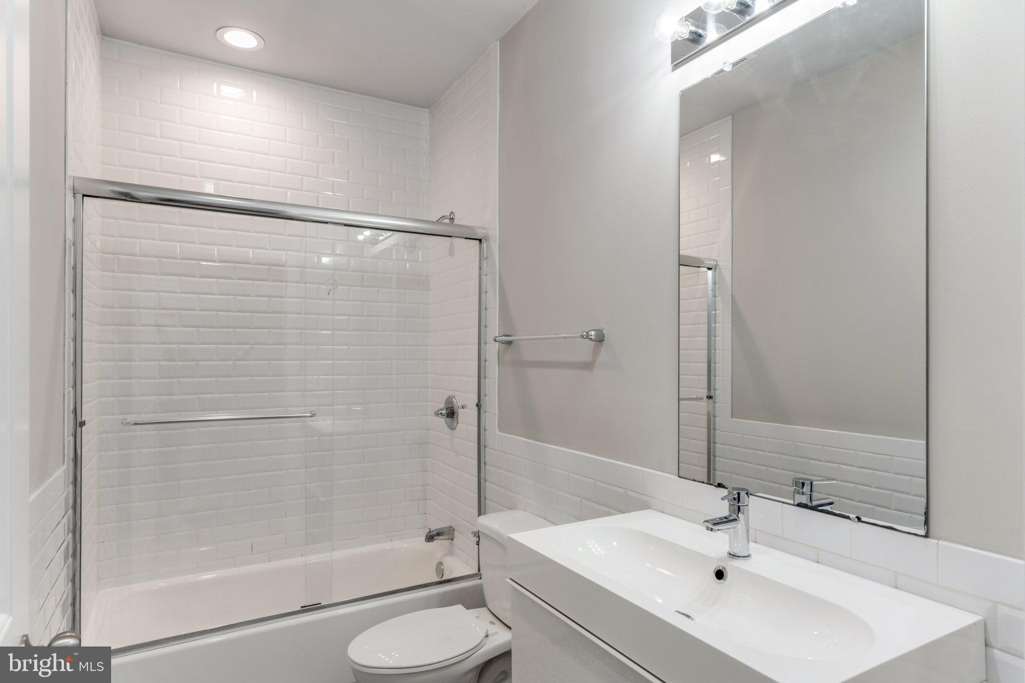 LUDLOW - Residential Lease