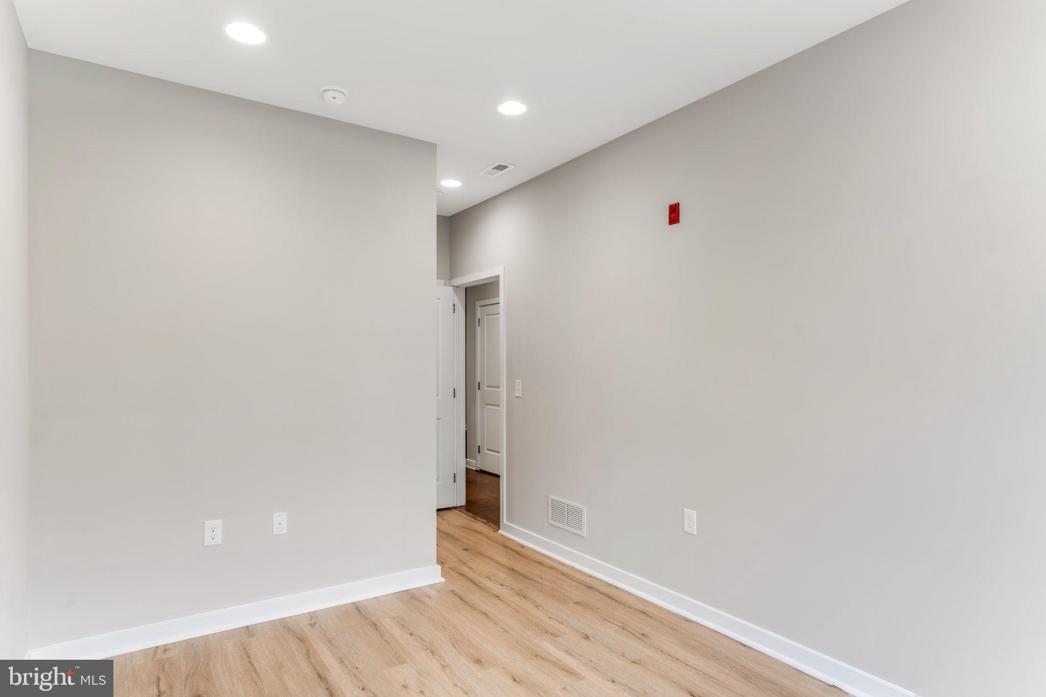 LUDLOW - Residential Lease