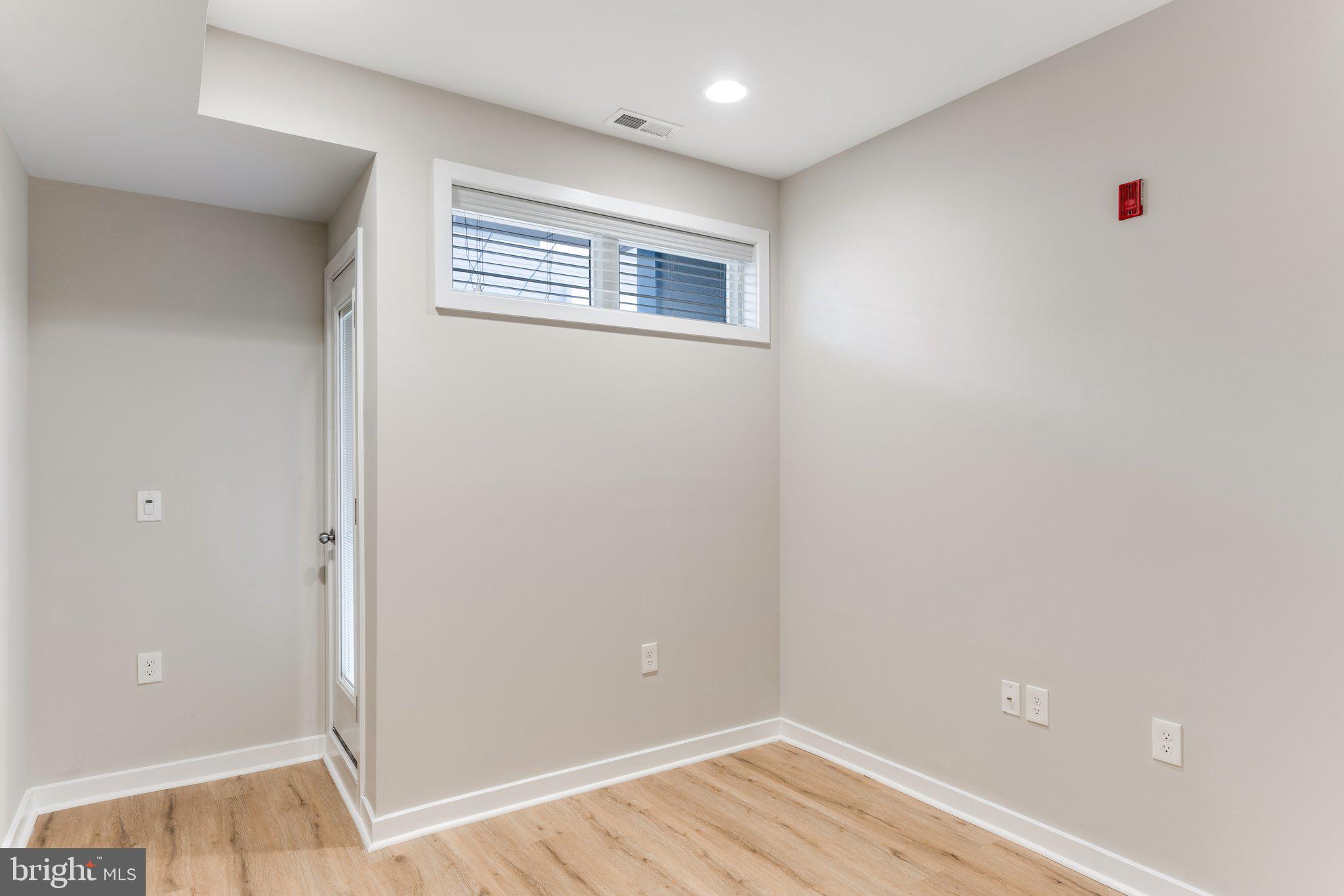 LUDLOW - Residential Lease