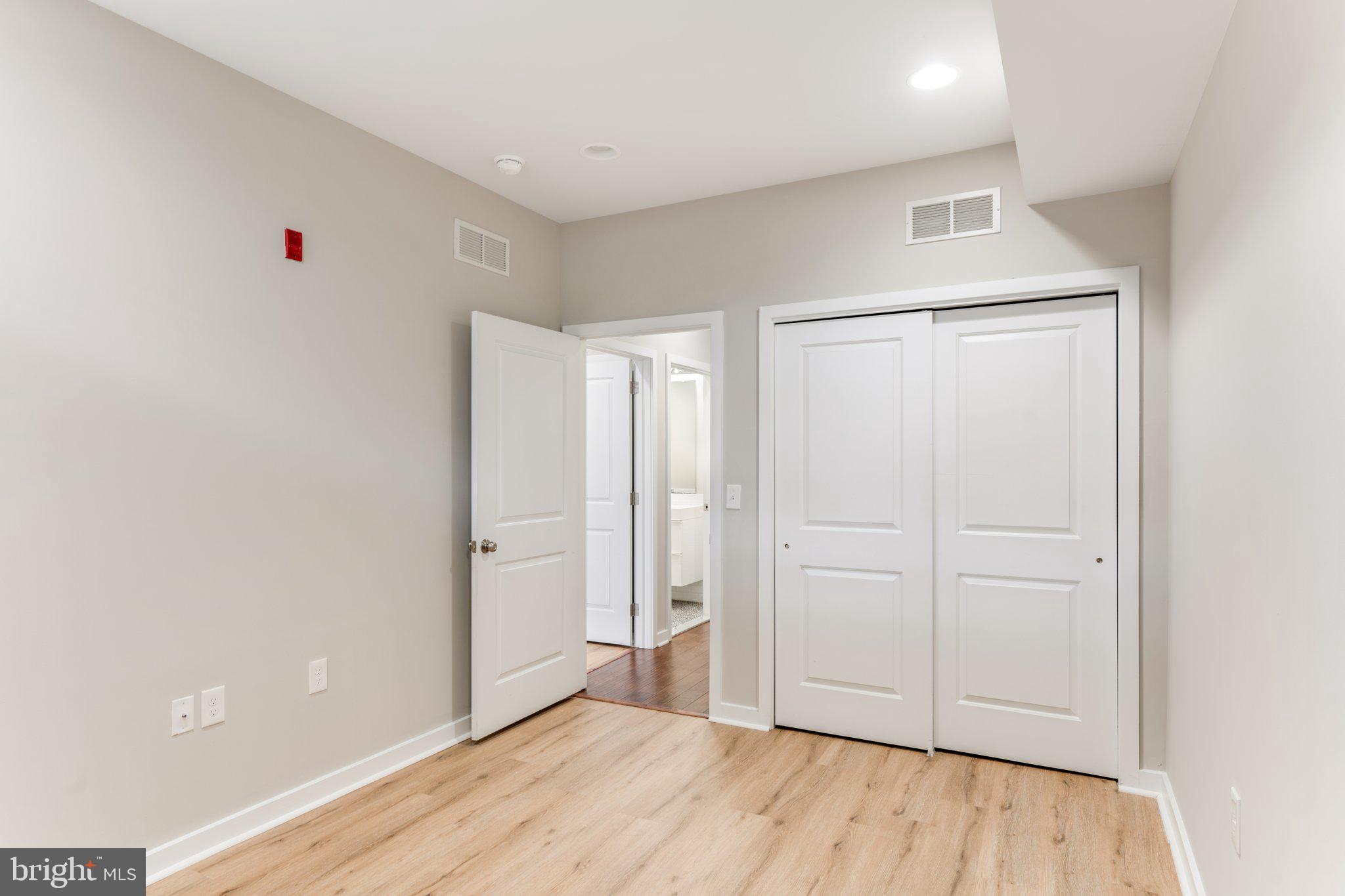 LUDLOW - Residential Lease